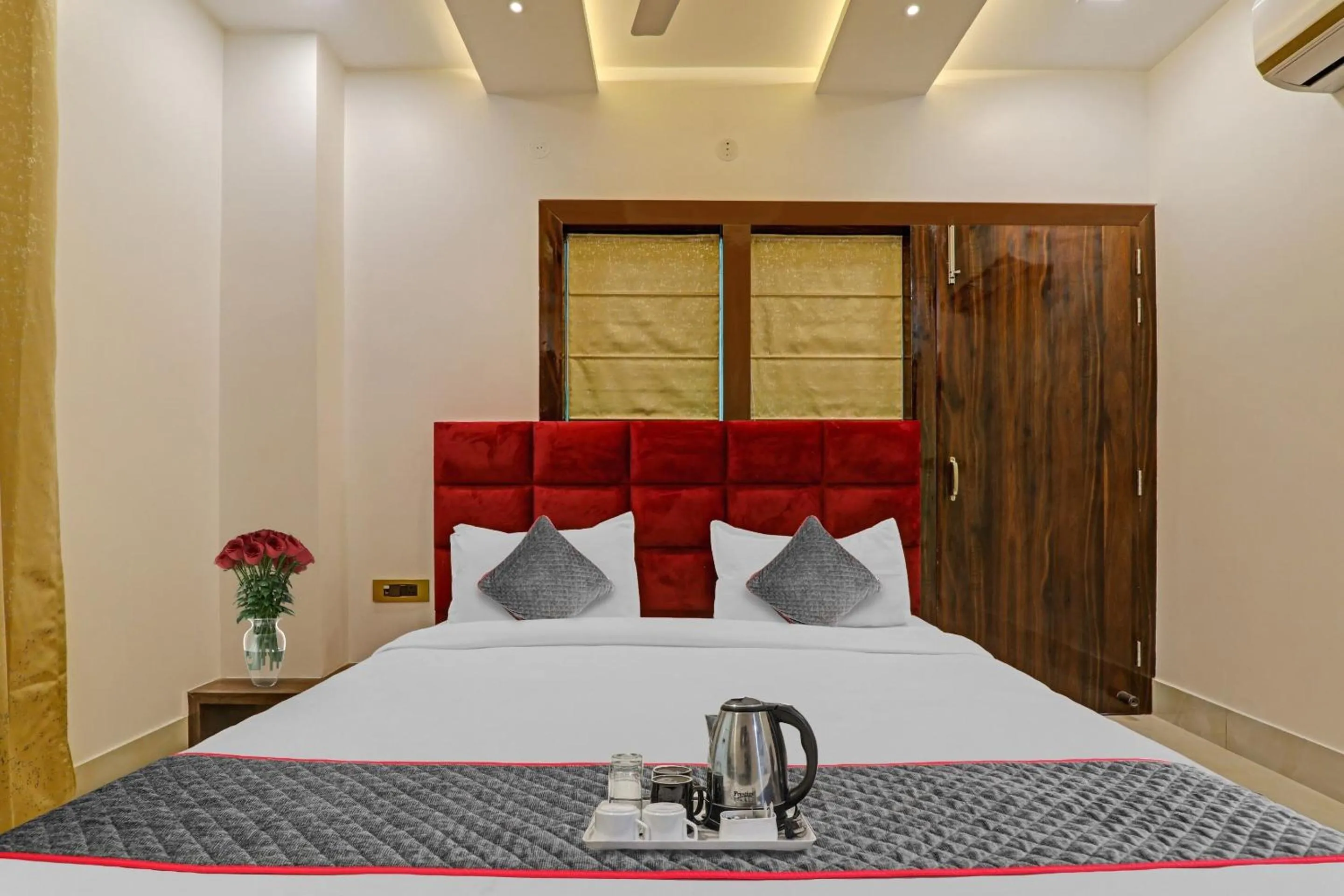 Bedroom, Bed in Townhouse Hotel Spotlight