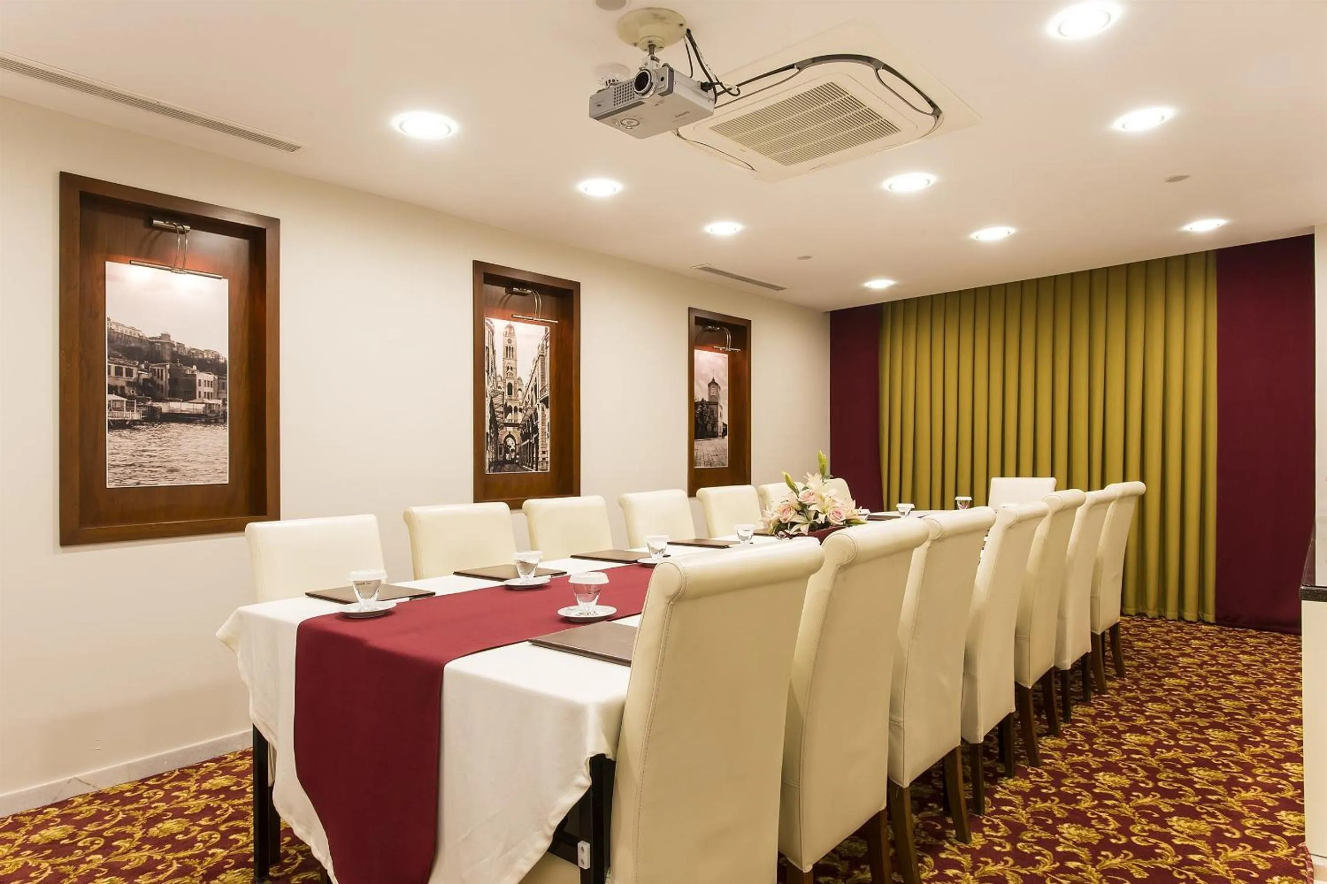 Meeting/conference room in Kilim Hotel Izmir