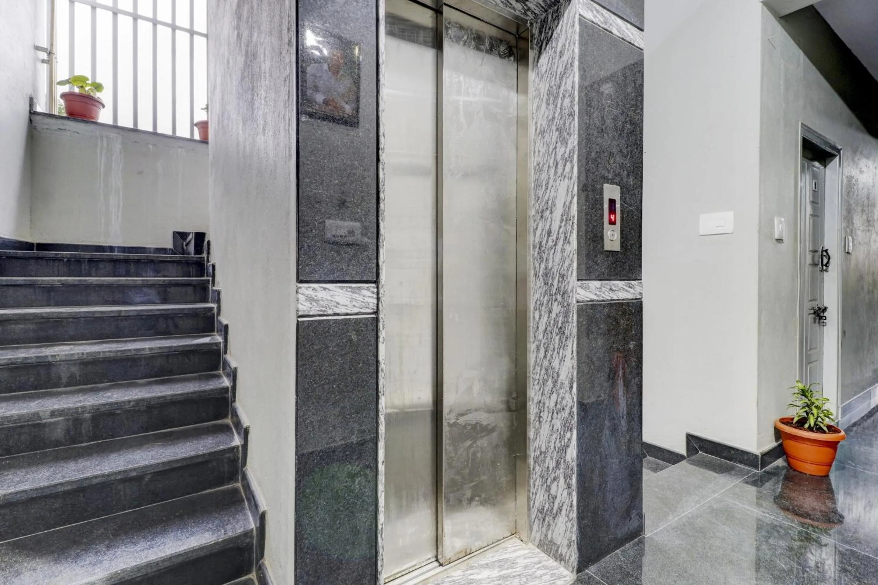 Facade/entrance in Hotel O BS Residency