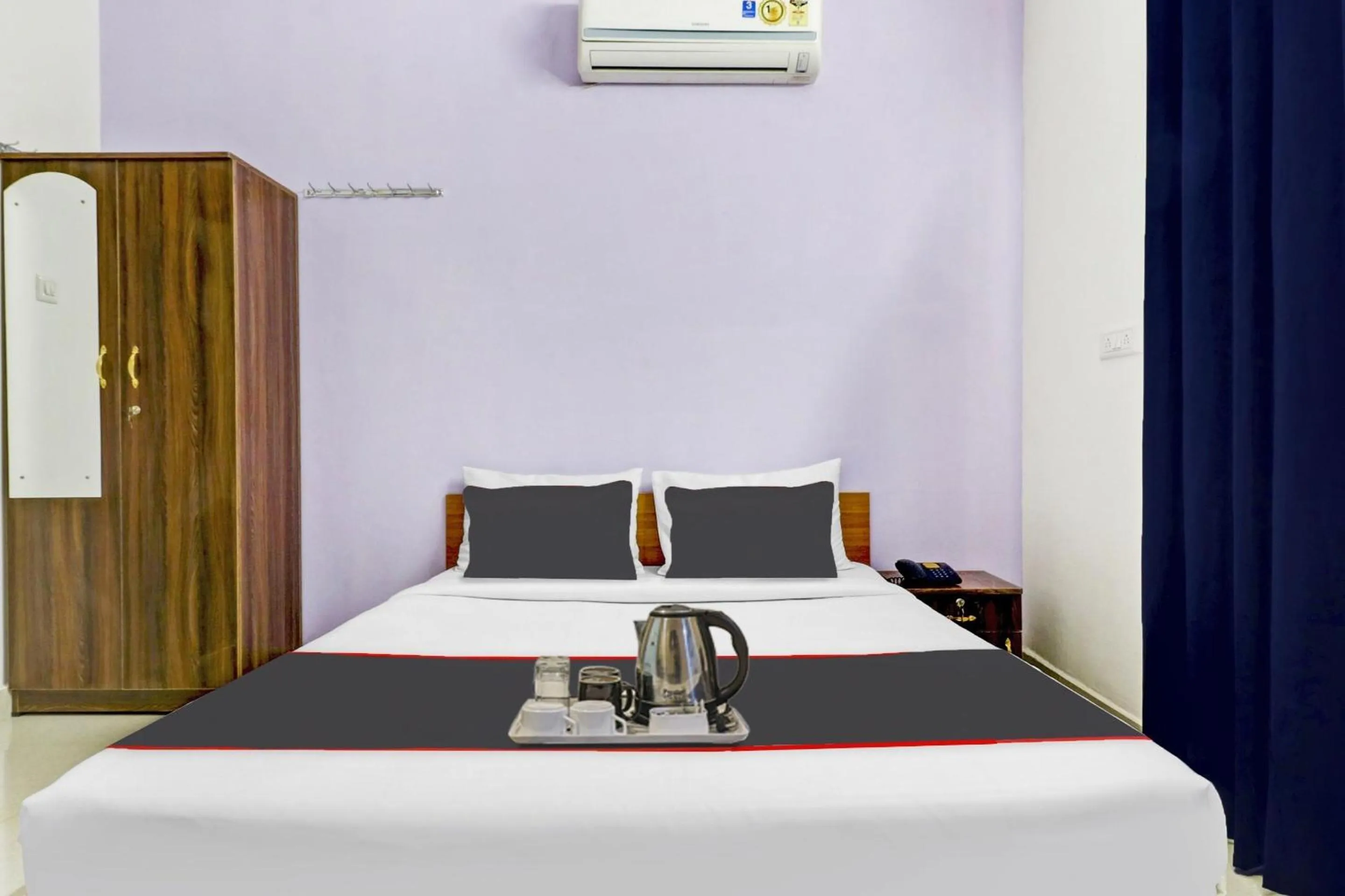 Bedroom, Bed in Hotel O Sunshine Inn