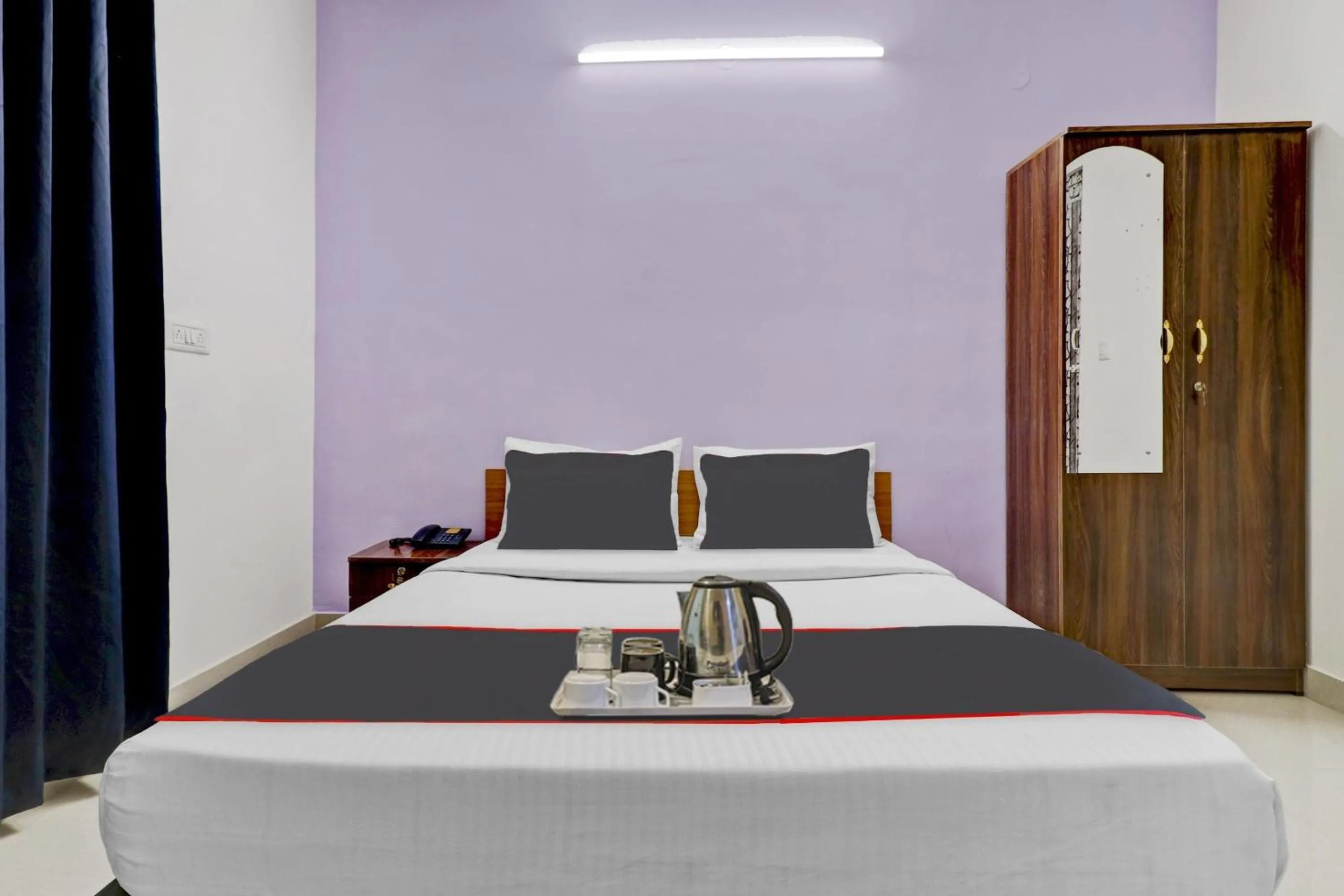 Bedroom, Bed in Hotel O Sunshine Inn