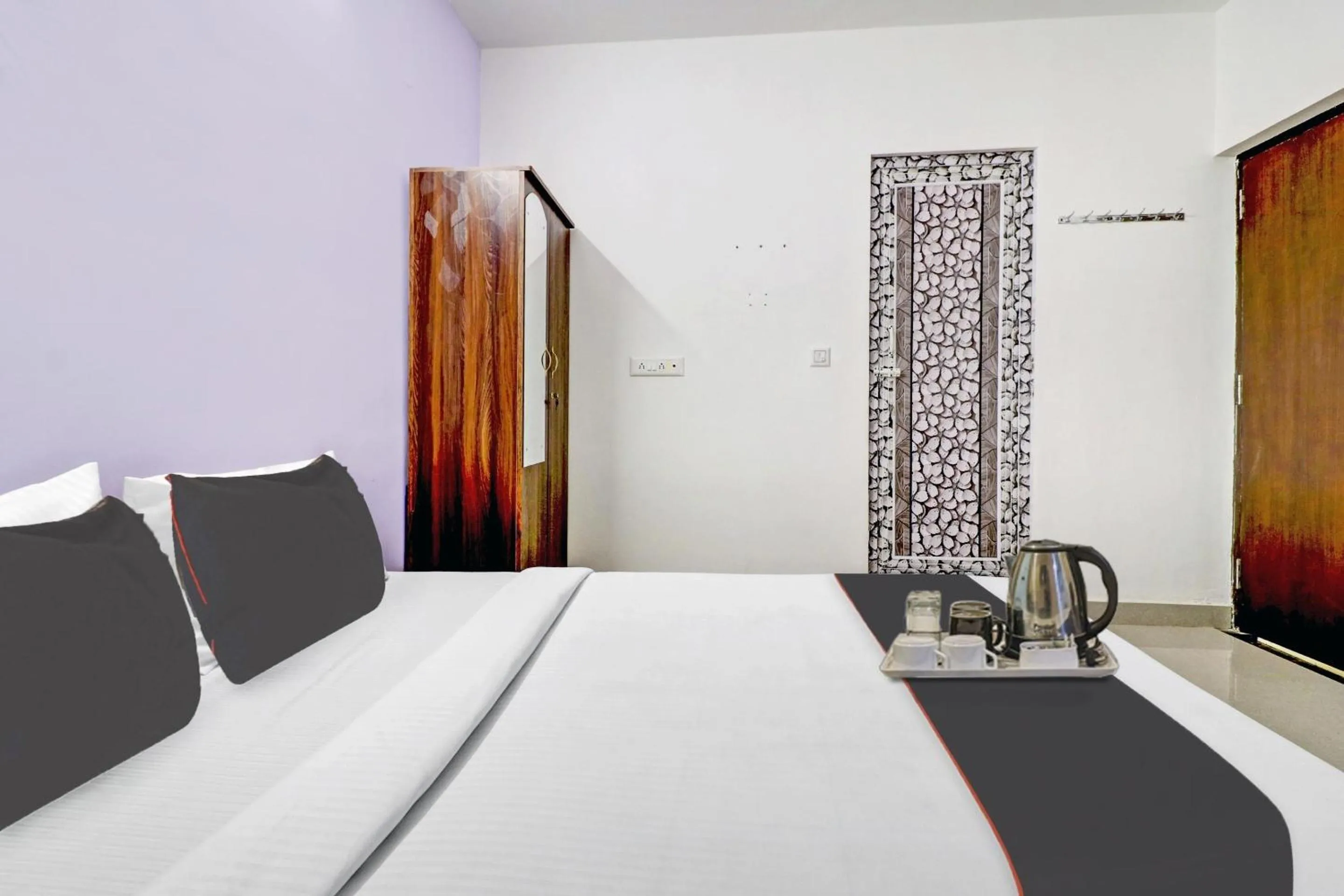 Bedroom, Bed in Hotel O Sunshine Inn