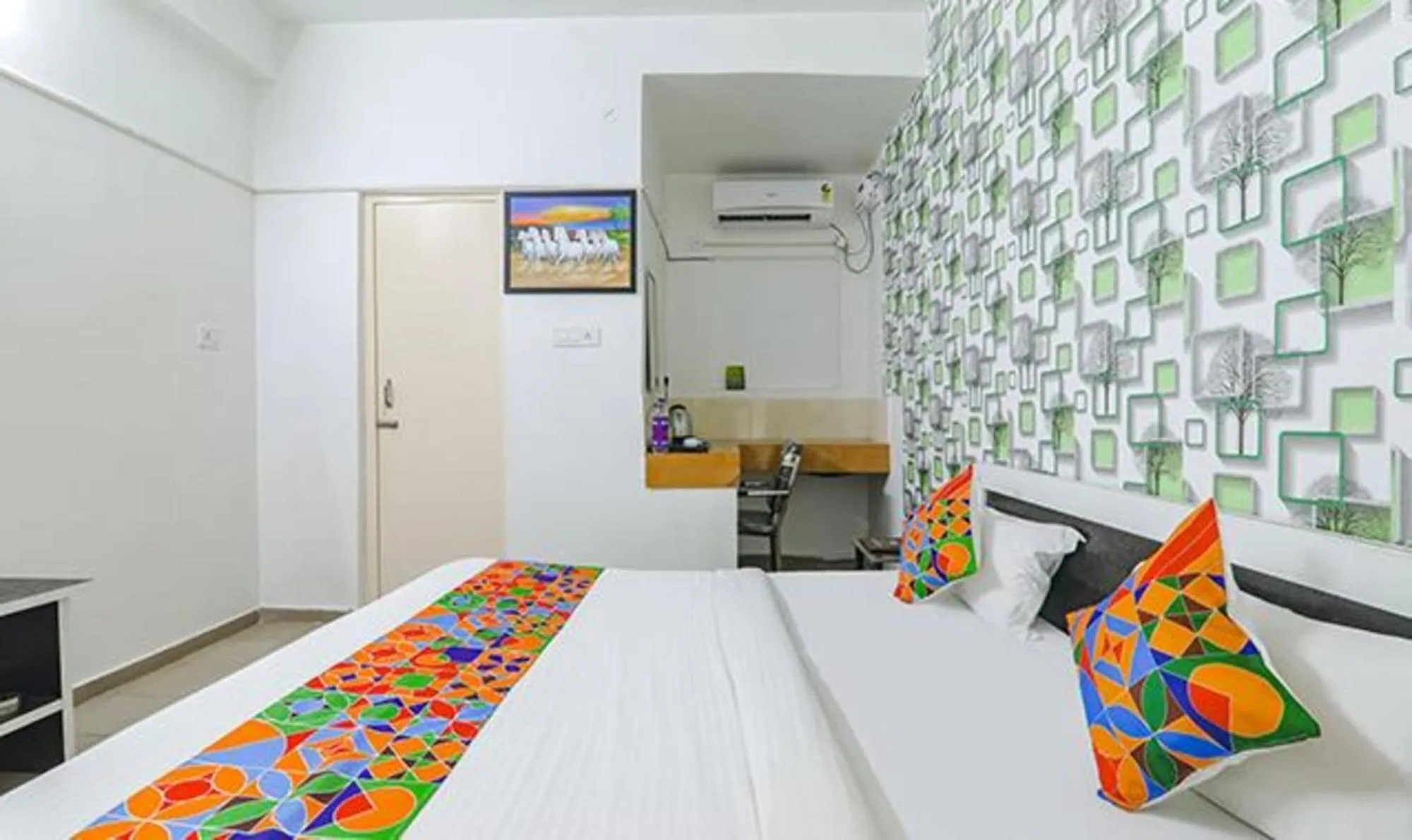 Bed in FabExpress Ashiyana Inn