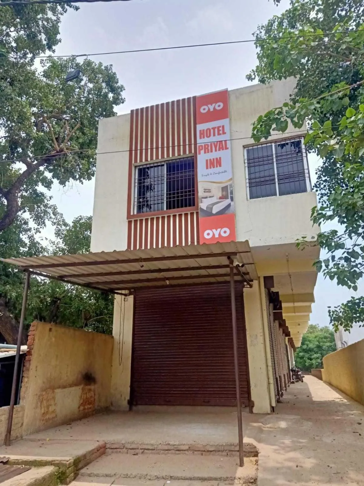 Facade/entrance in HOTEL O PRIYAL INn