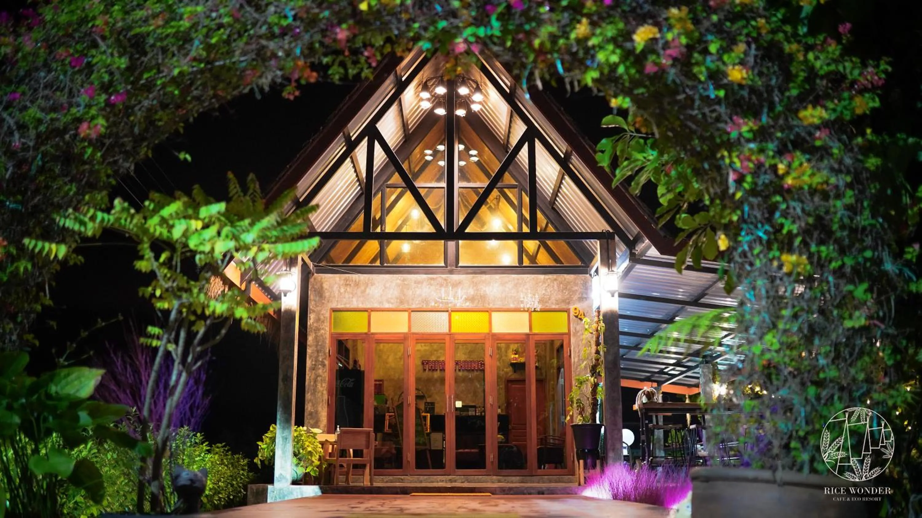 Restaurant/places to eat in Rice Wonder Cafe & Eco Resort