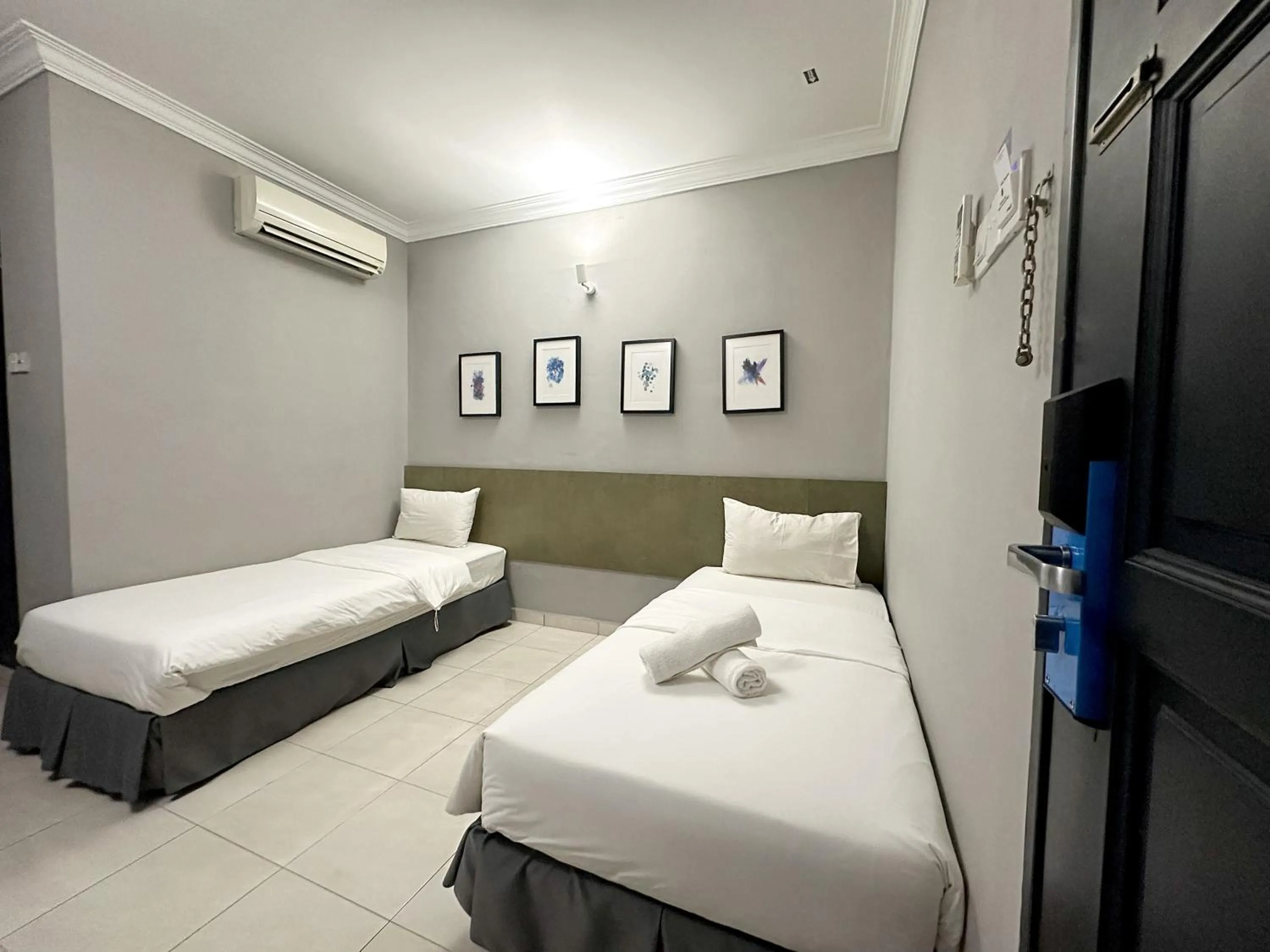 air conditioner, Bed in # Hashtag Hotel - Self Check in