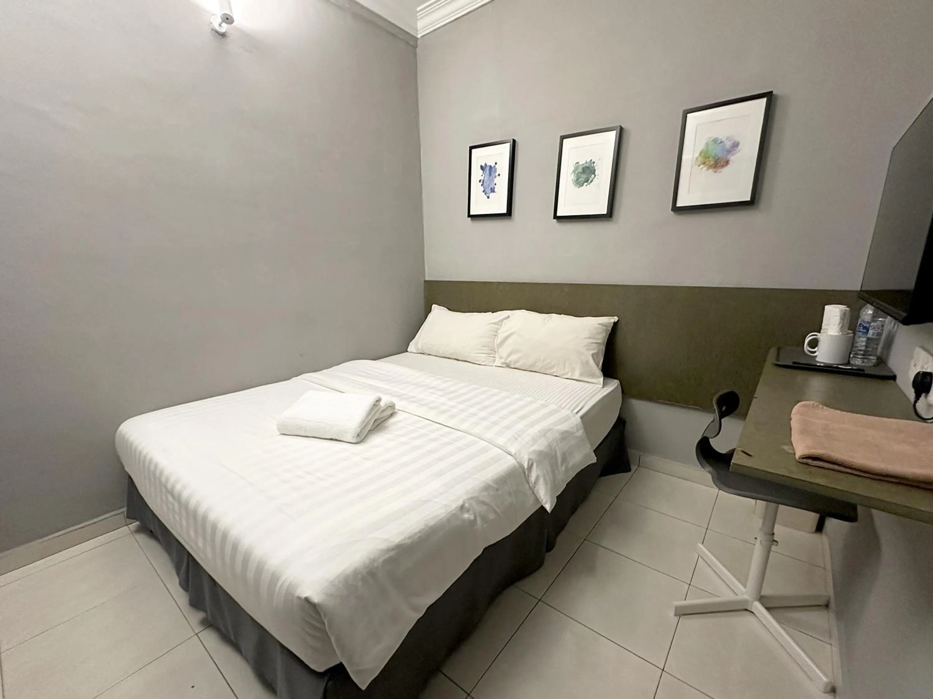 Bed in # Hashtag Hotel - Self Check in