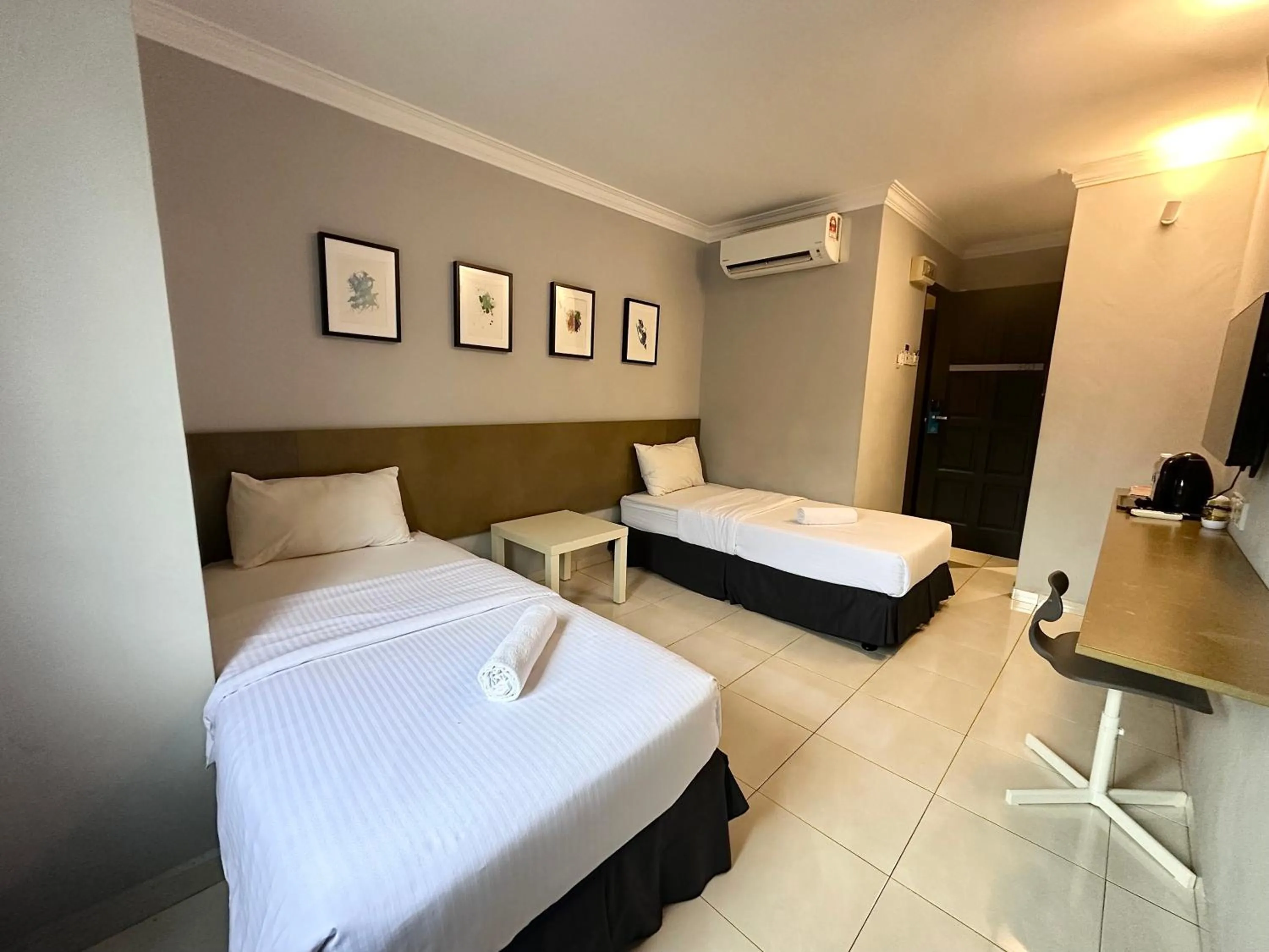 Bed in # Hashtag Hotel - Self Check in