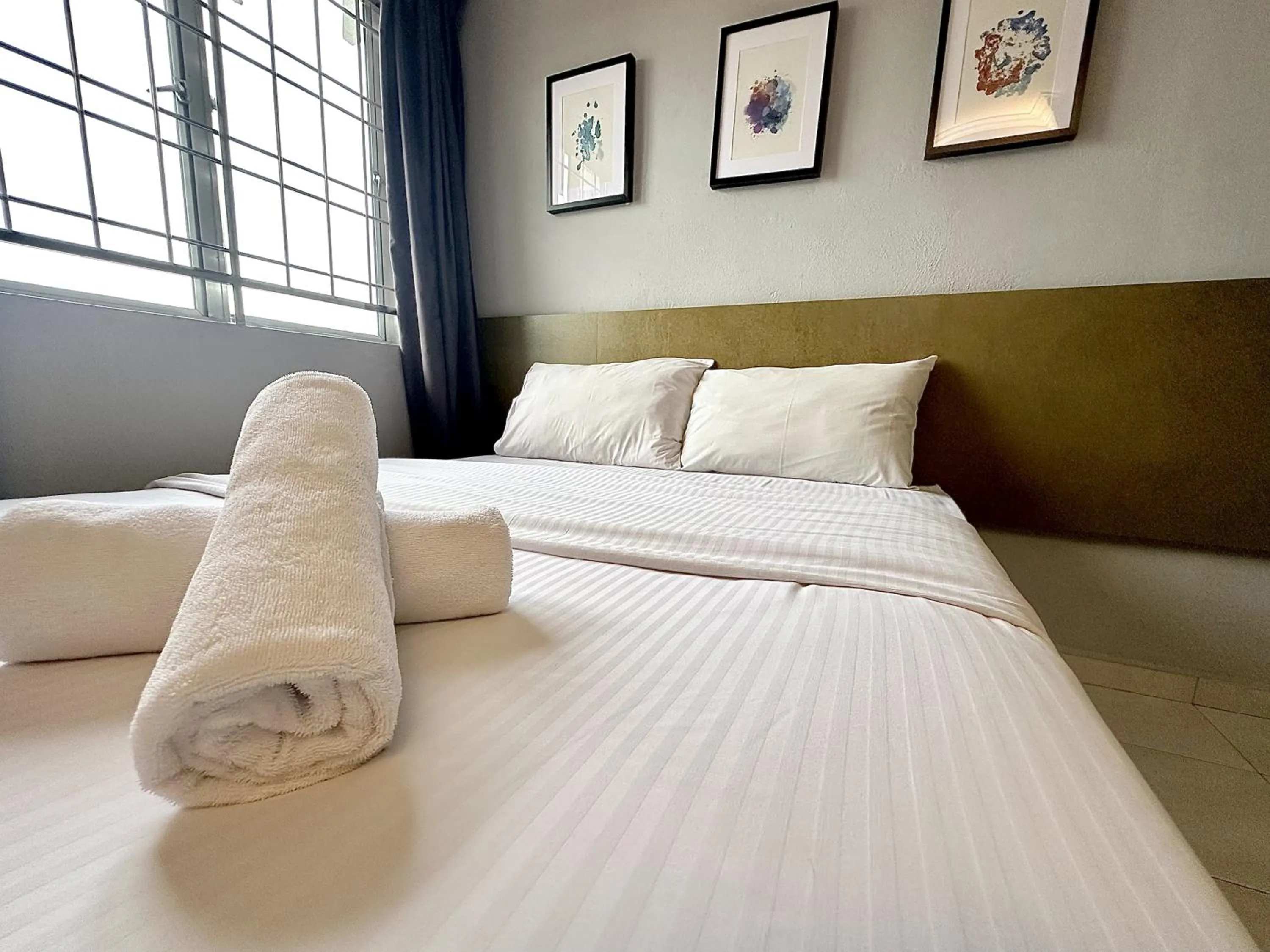 Bed in # Hashtag Hotel - Self Check in