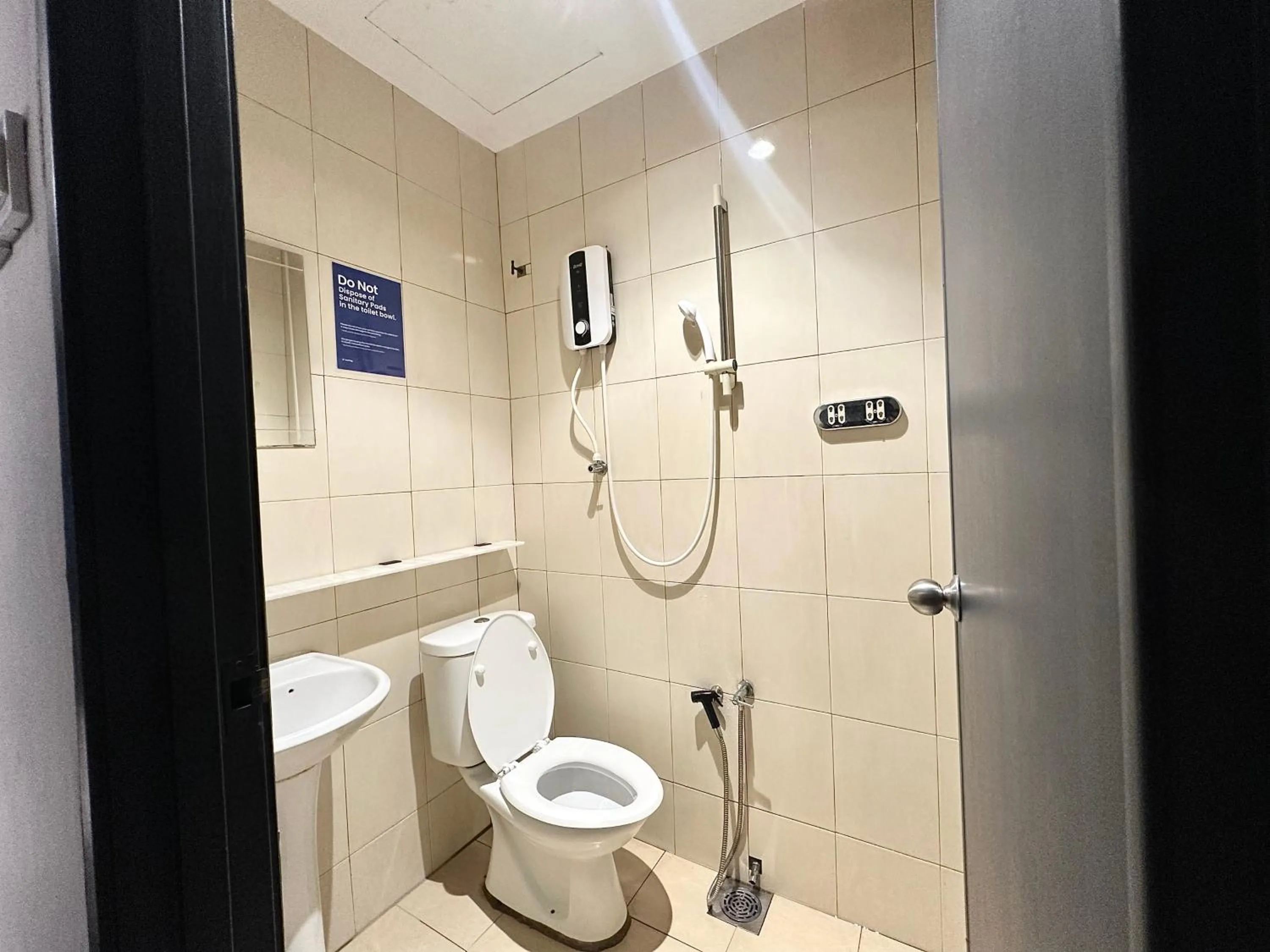 Shower in # Hashtag Hotel - Self Check in