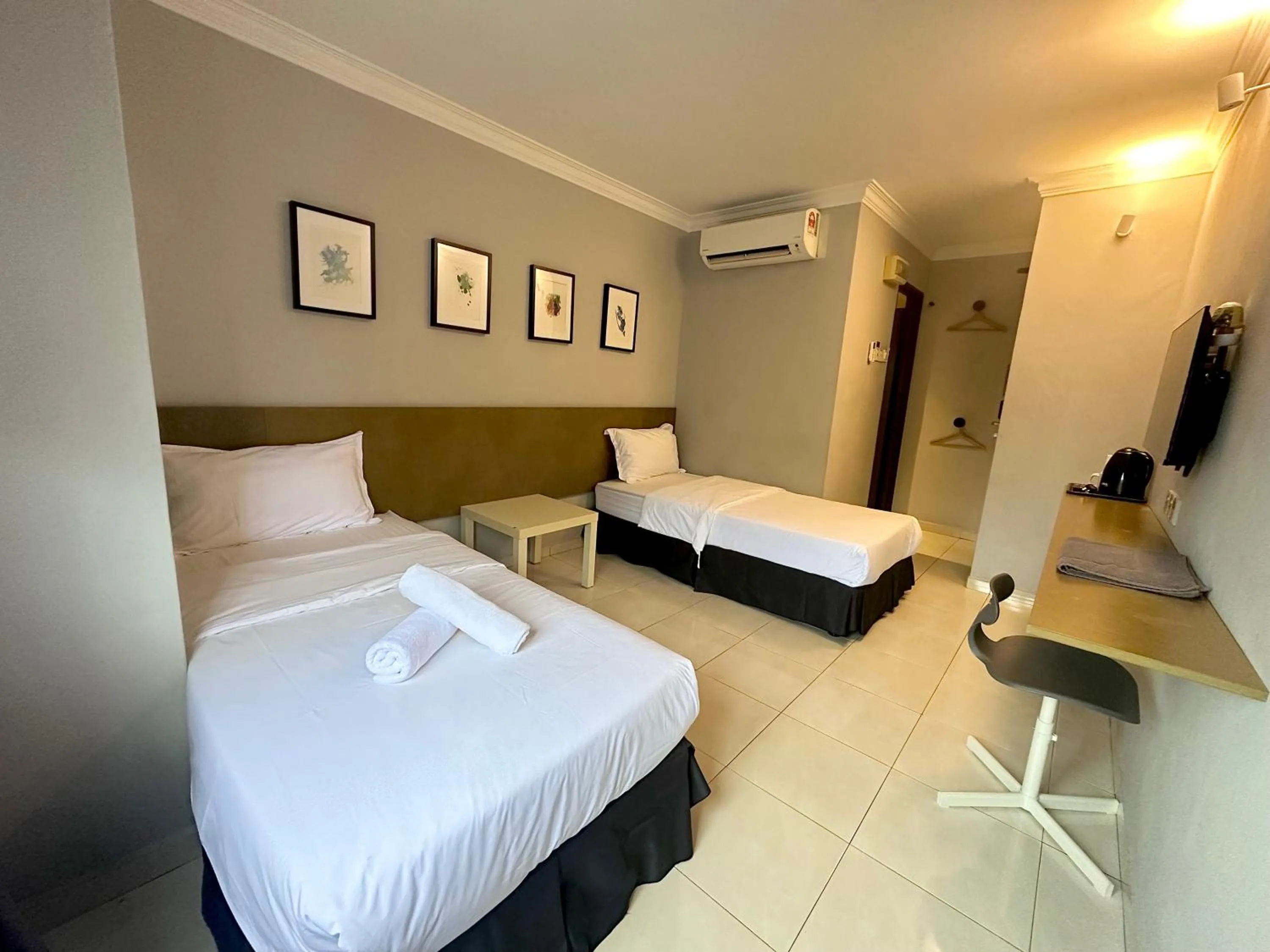 Bedroom, Bed in # Hashtag Hotel - Self Check in