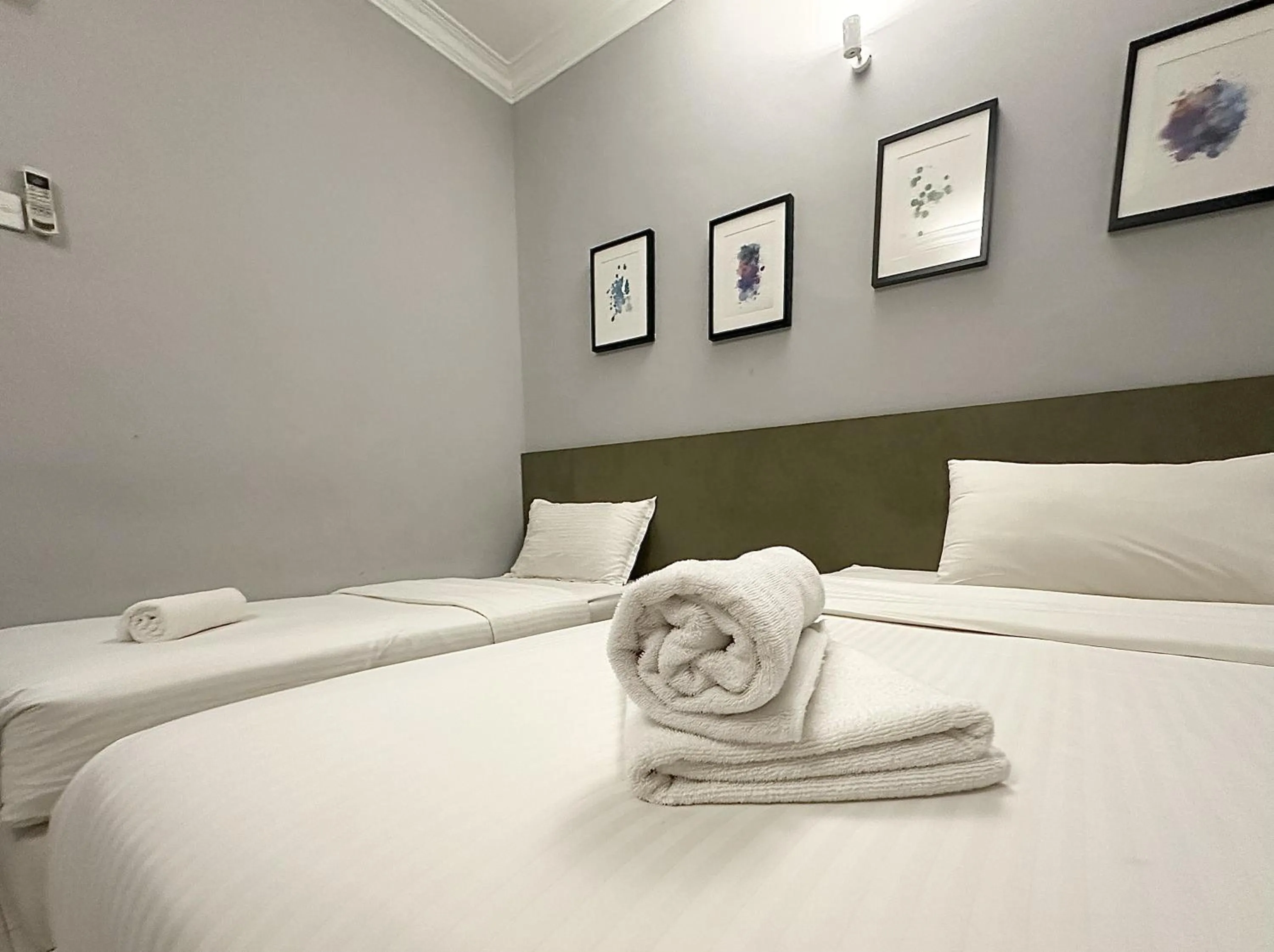 Bed in # Hashtag Hotel - Self Check in