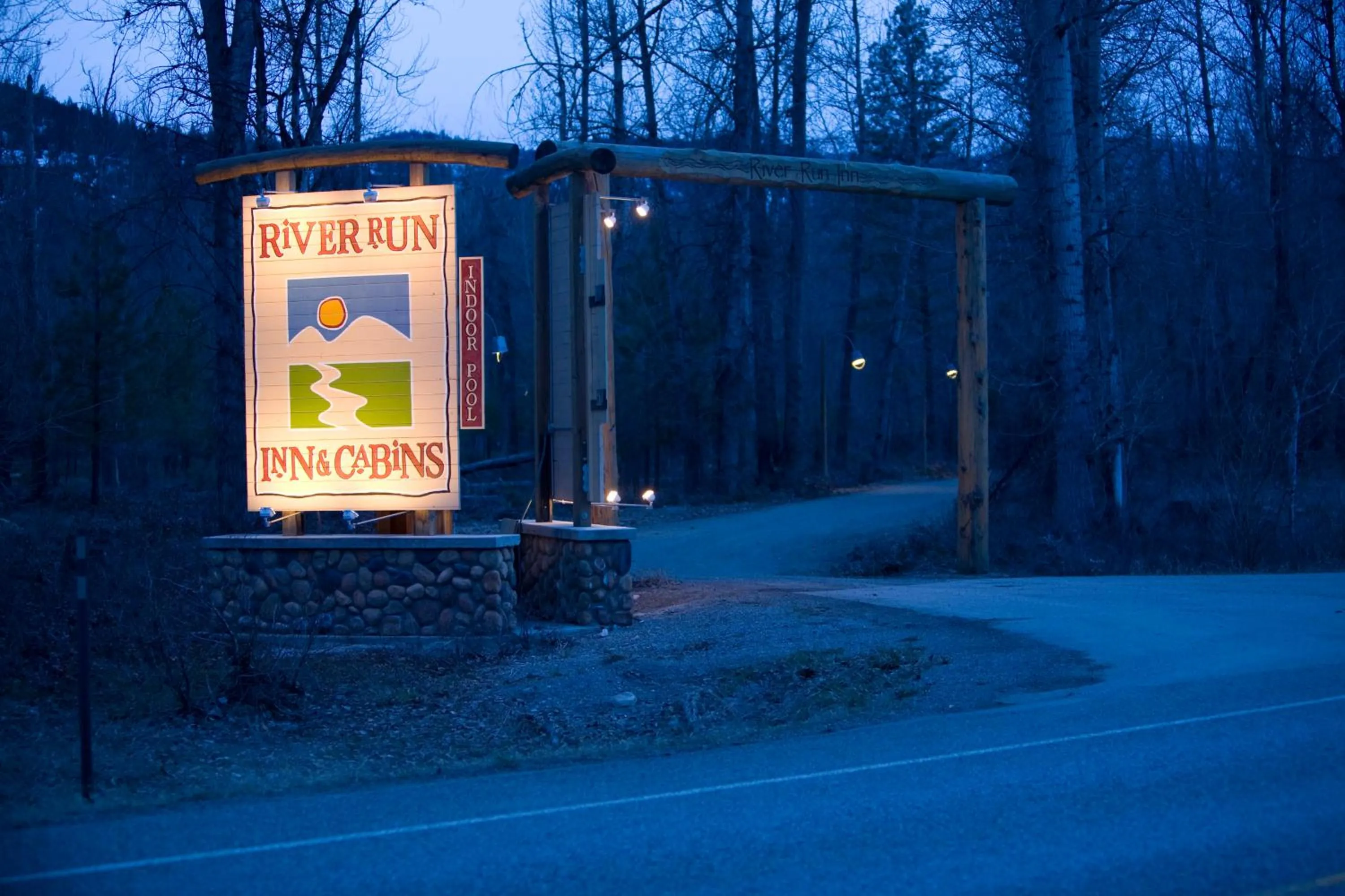 Facade/entrance in River Run Inn