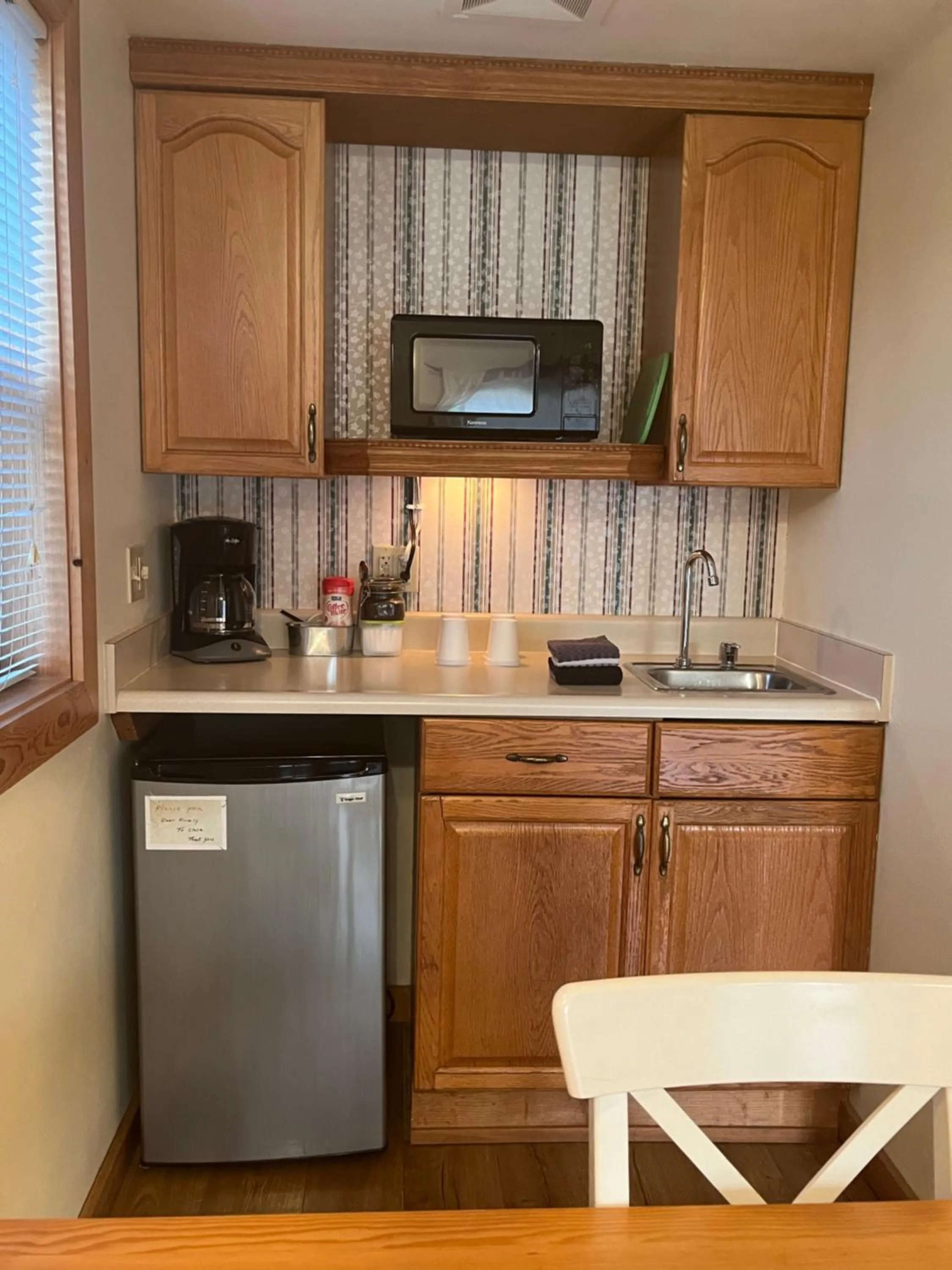 Kitchen or kitchenette in River Run Inn