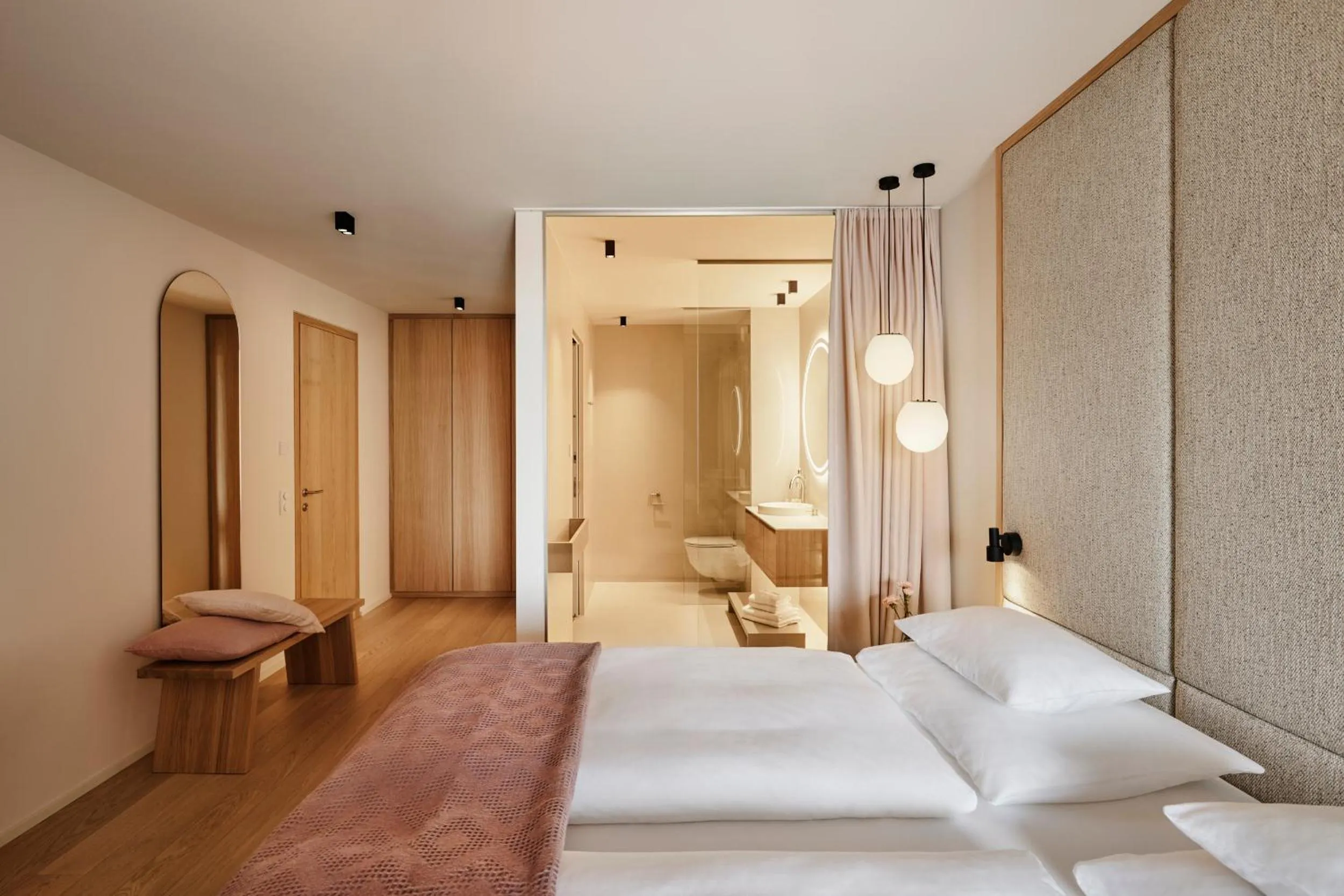 Bathroom, Bed in Haven Mountain Retreat