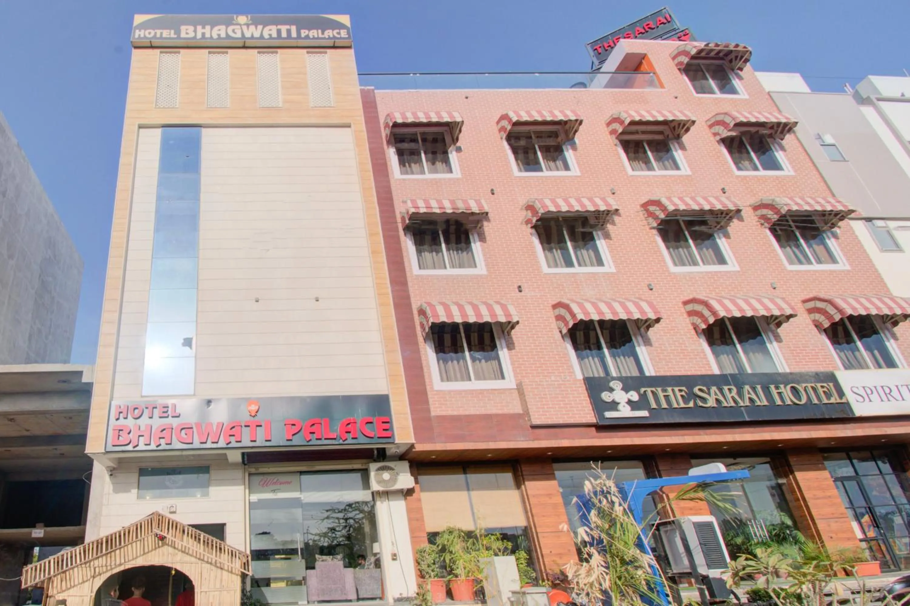 Facade/entrance in Hotel Bhagwati Palace