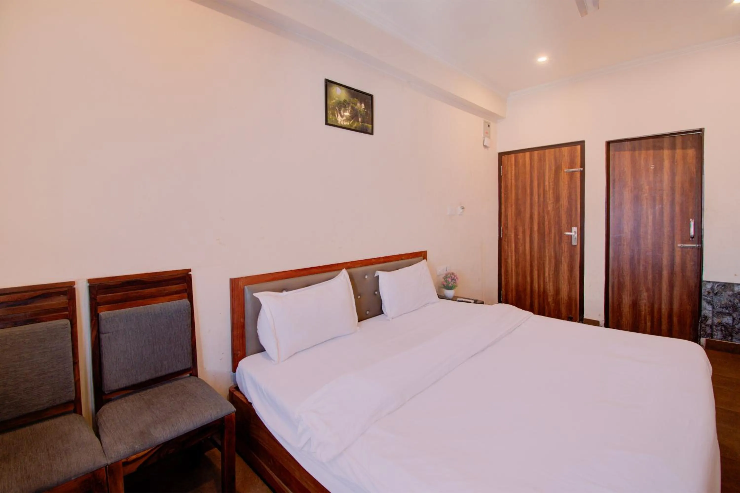 Bedroom, Bed in Hotel Bhagwati Palace