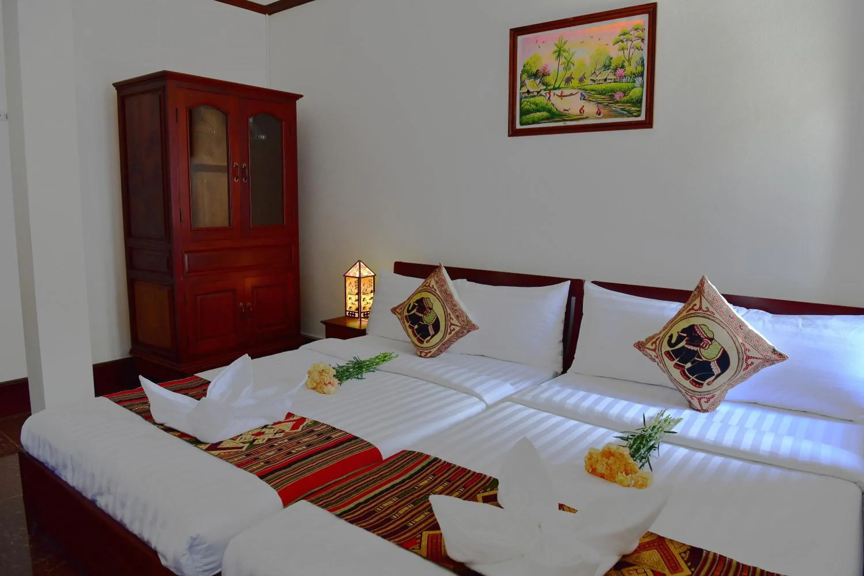 Superior Twin Room with Balcony in Thatsaphone Hotel Superior Twin Room with Balcony in Thatsaphone Hotel