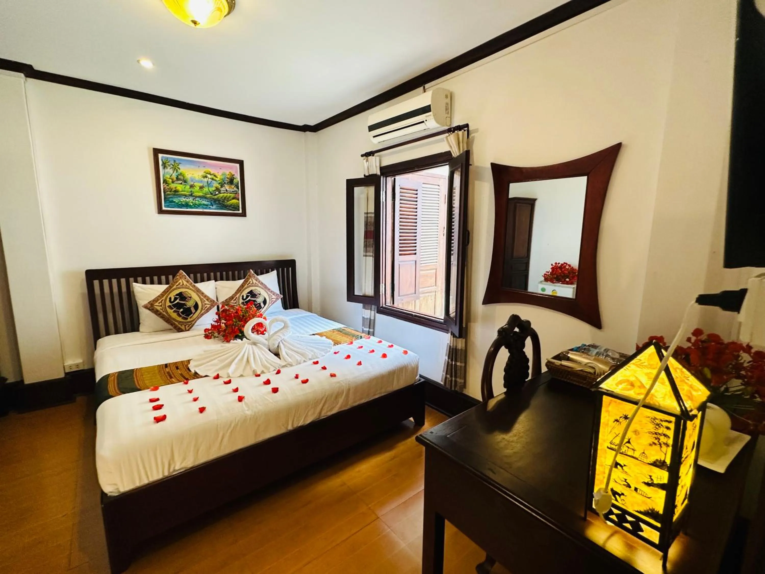 Bed in Thatsaphone Hotel