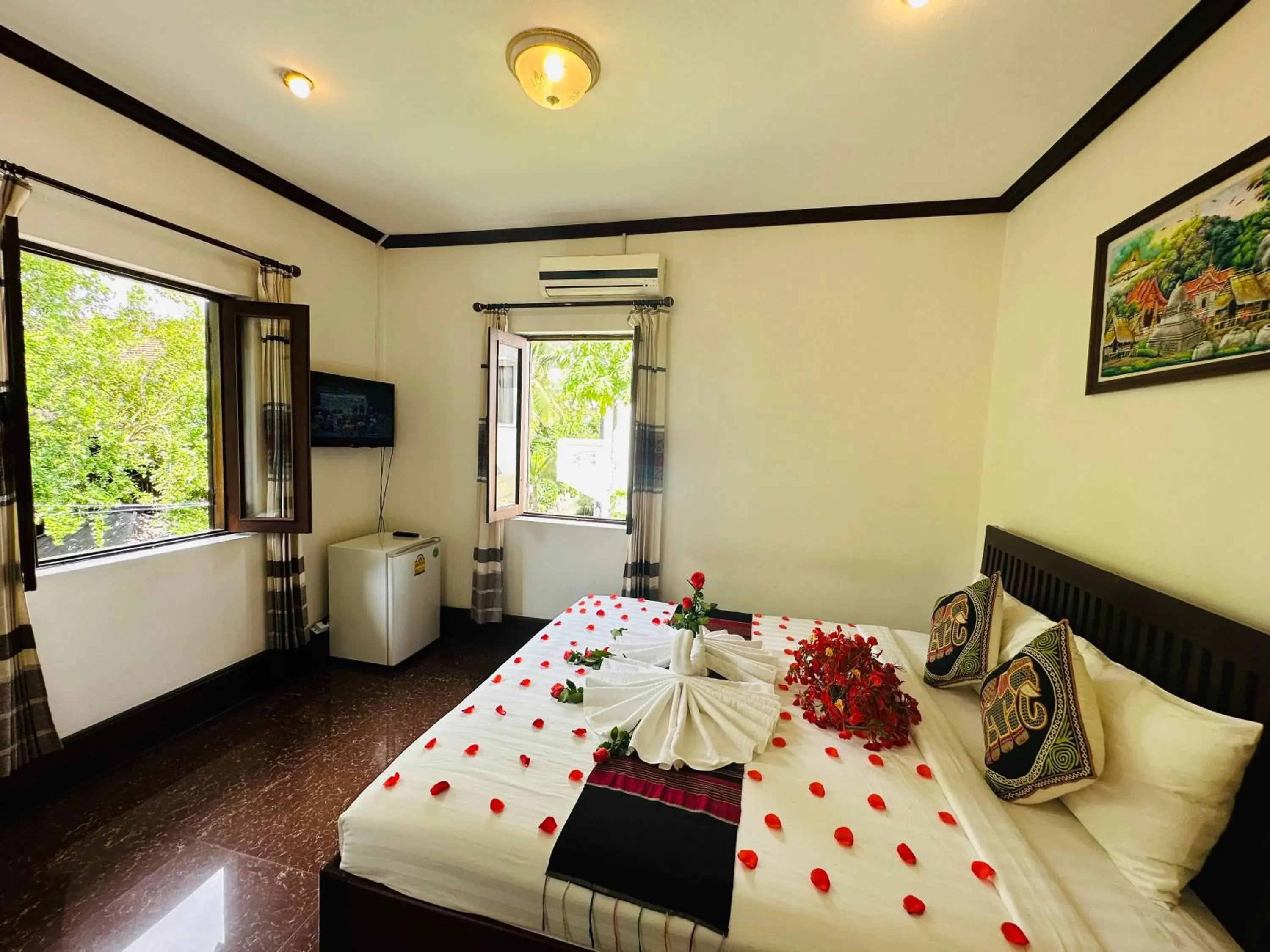 Deluxe Double Room with Balcony in Thatsaphone Hotel Deluxe Double Room with Balcony in Thatsaphone Hotel