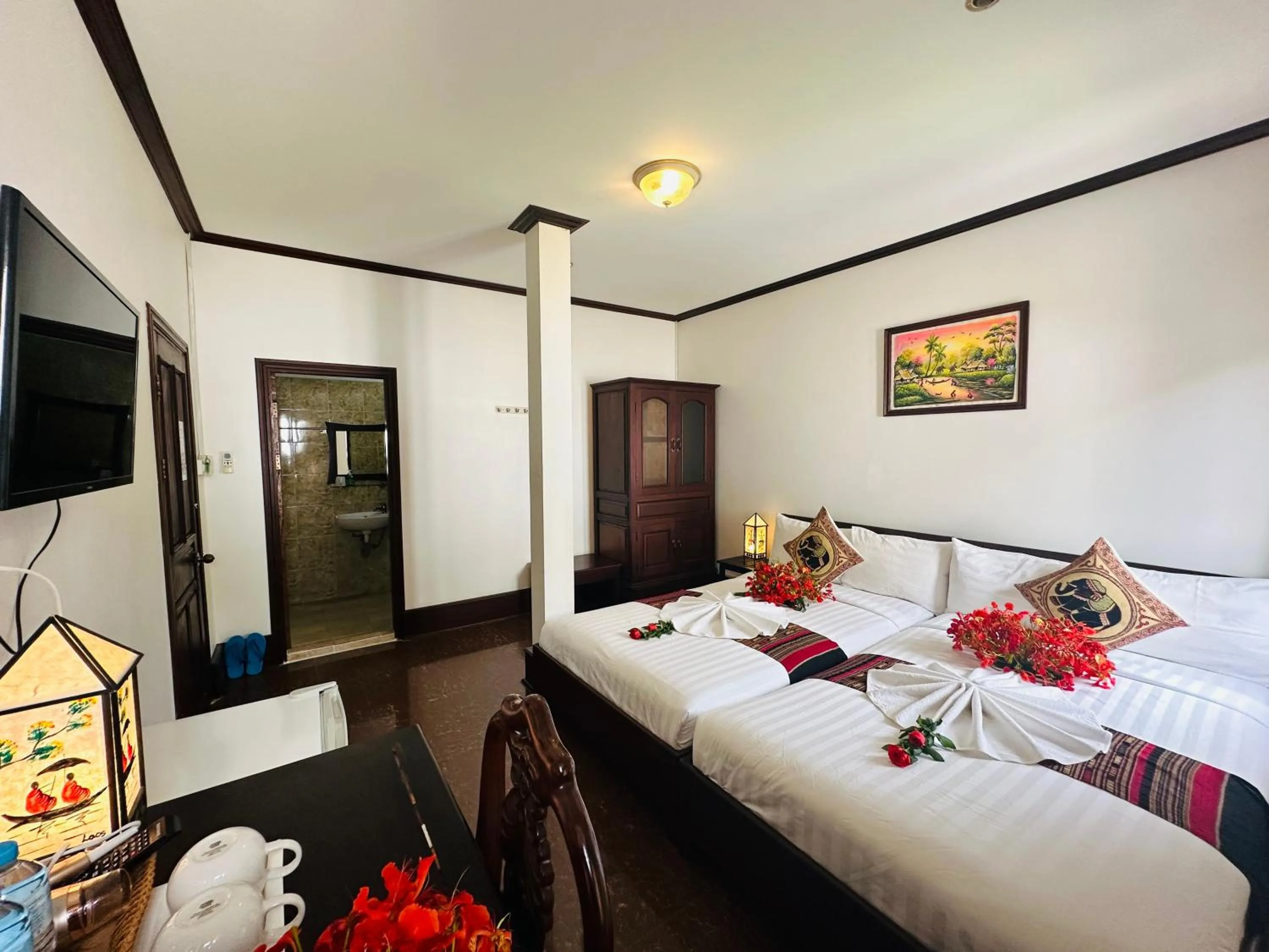 TV and multimedia, Bed in Thatsaphone Hotel