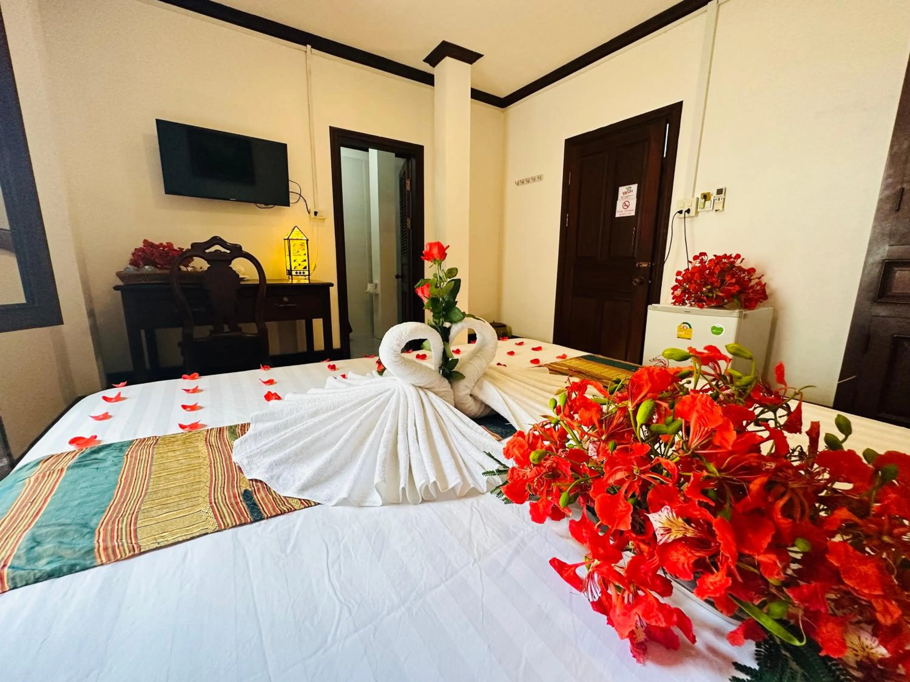 Bed in Thatsaphone Hotel