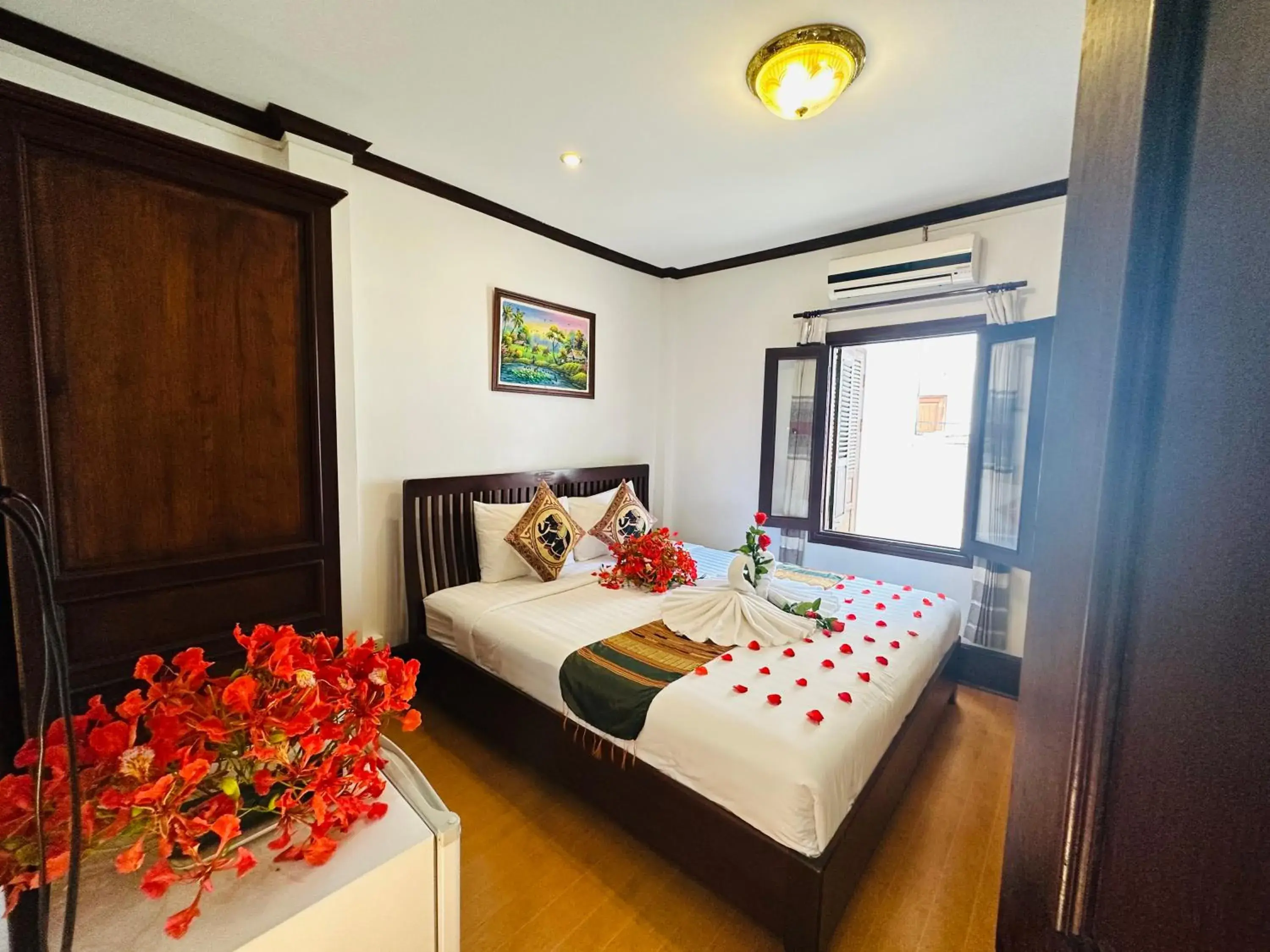 Superior Double Room in Thatsaphone Hotel Superior Double Room in Thatsaphone Hotel