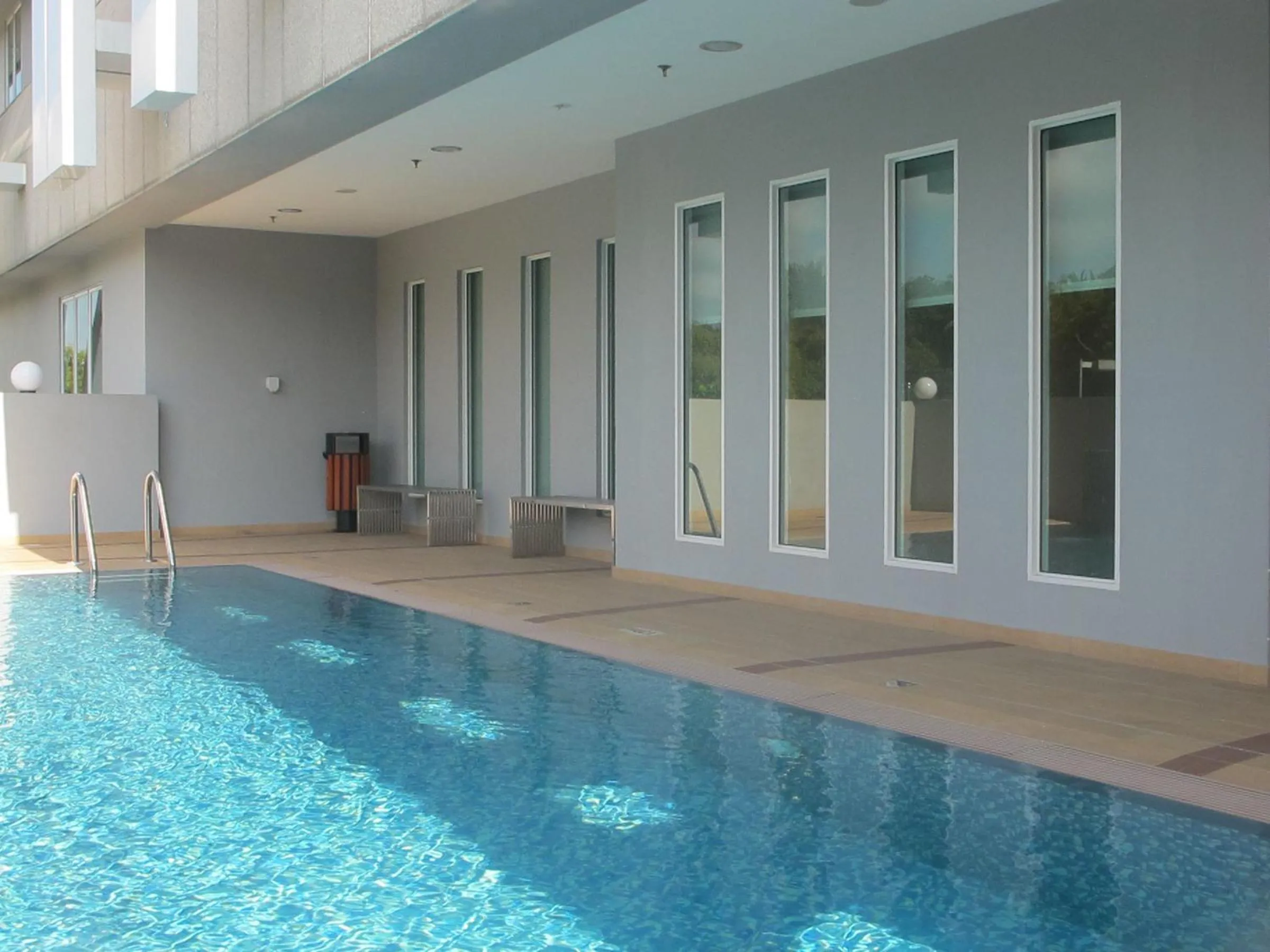 Swimming pool in Badi'ah Hotel