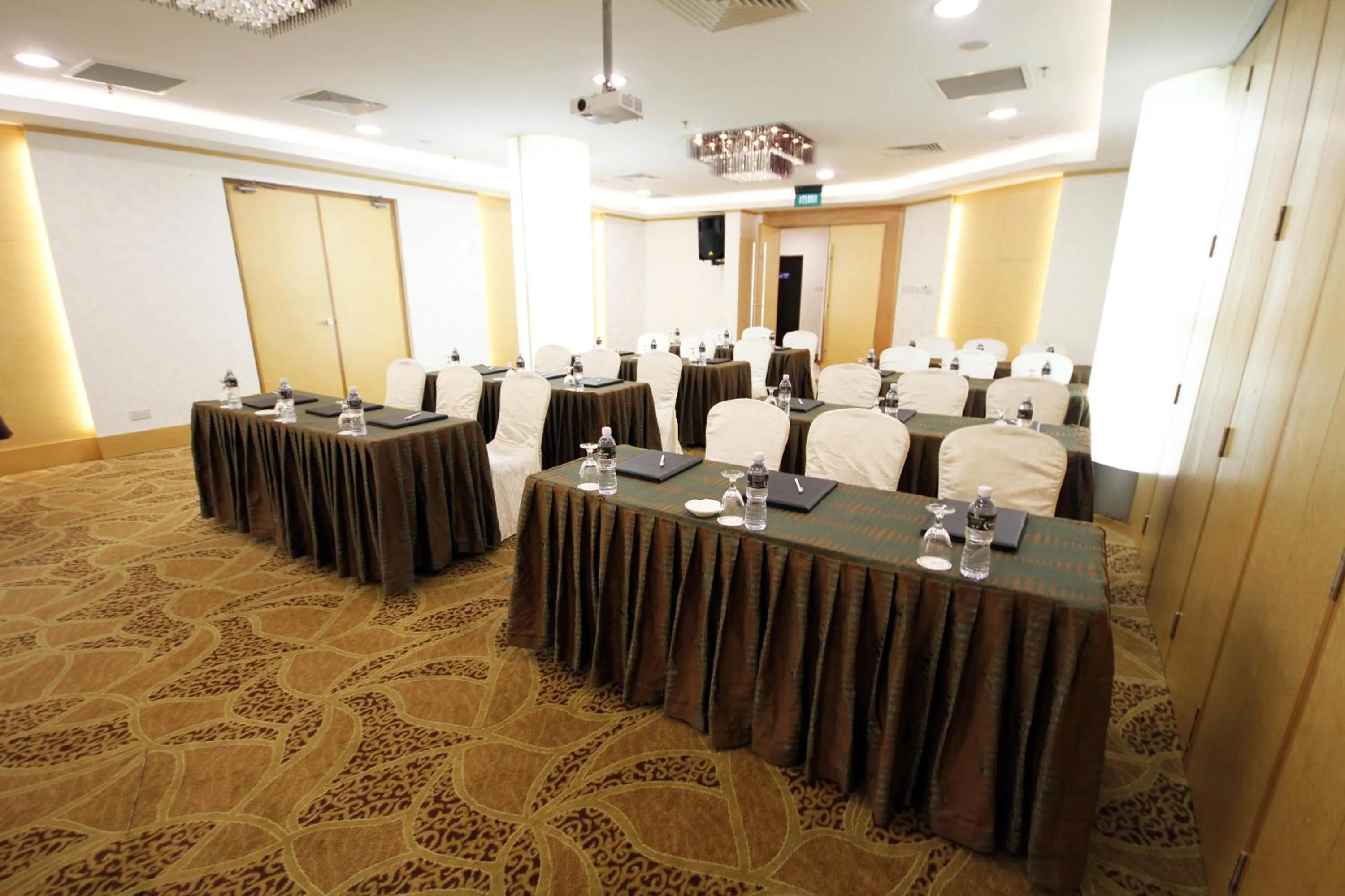 Meeting/conference room in Badi'ah Hotel