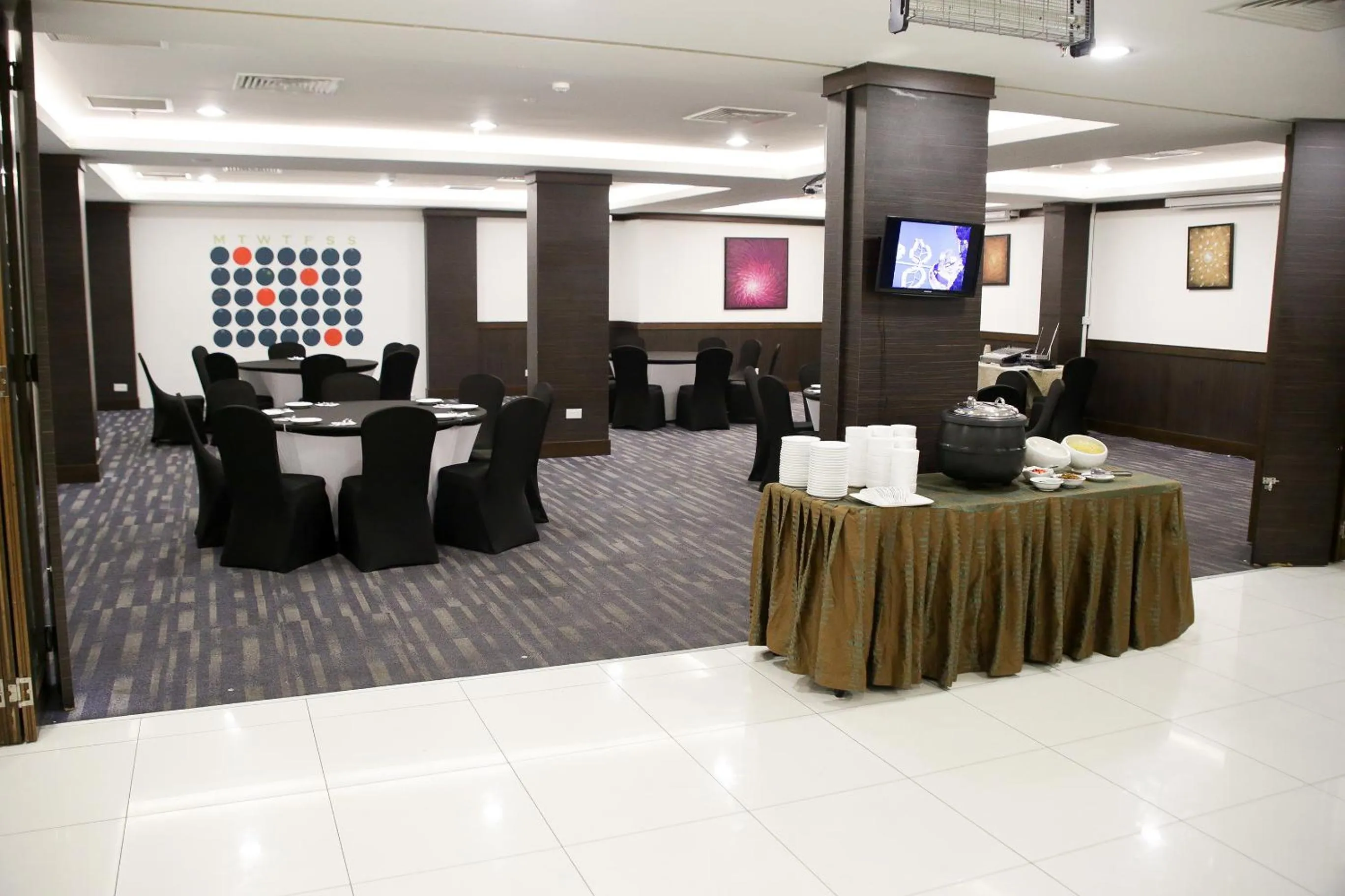 Restaurant/places to eat in Badi'ah Hotel