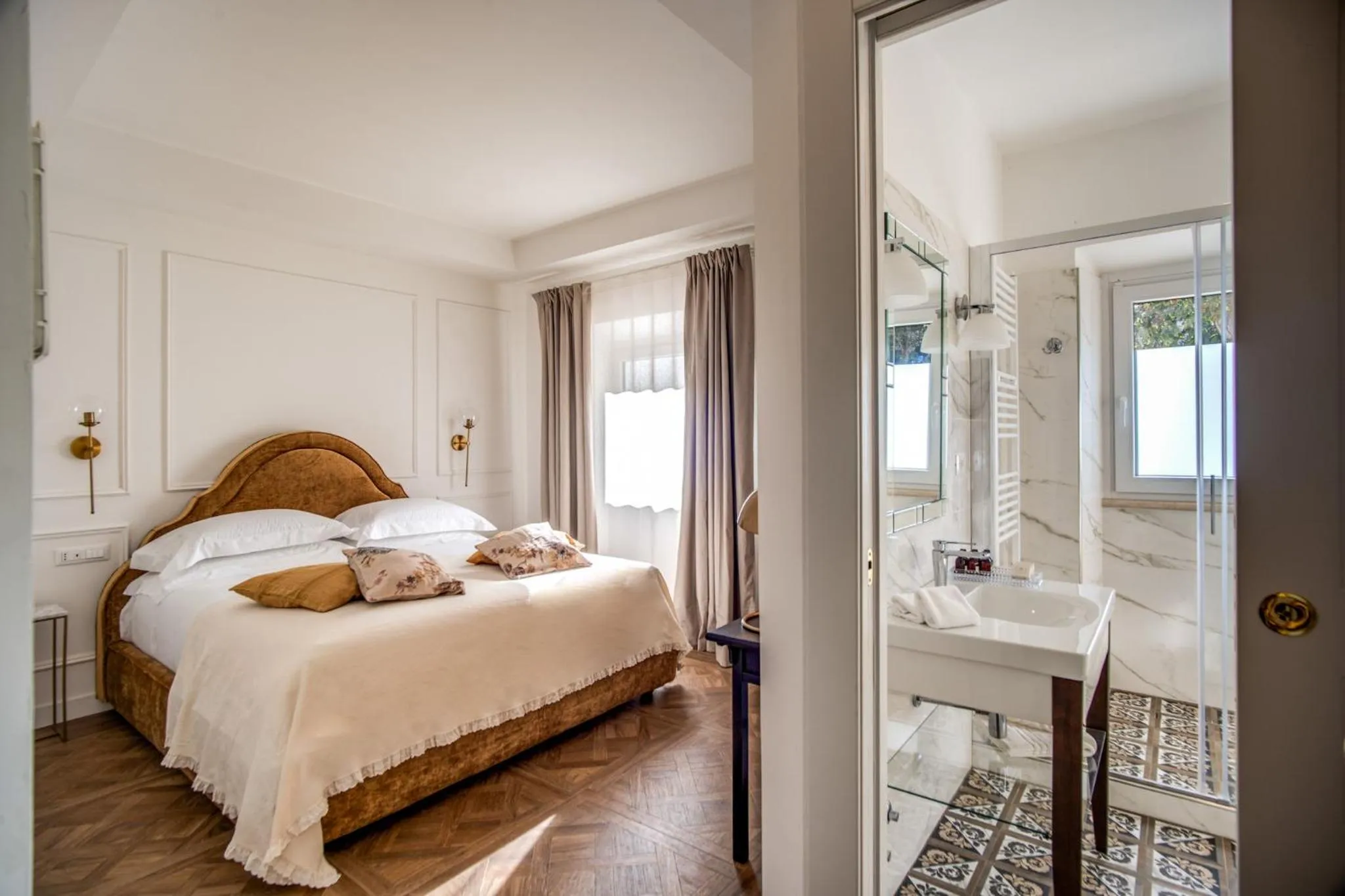 Bathroom, Bed in Vigna Caio Relais & Spa