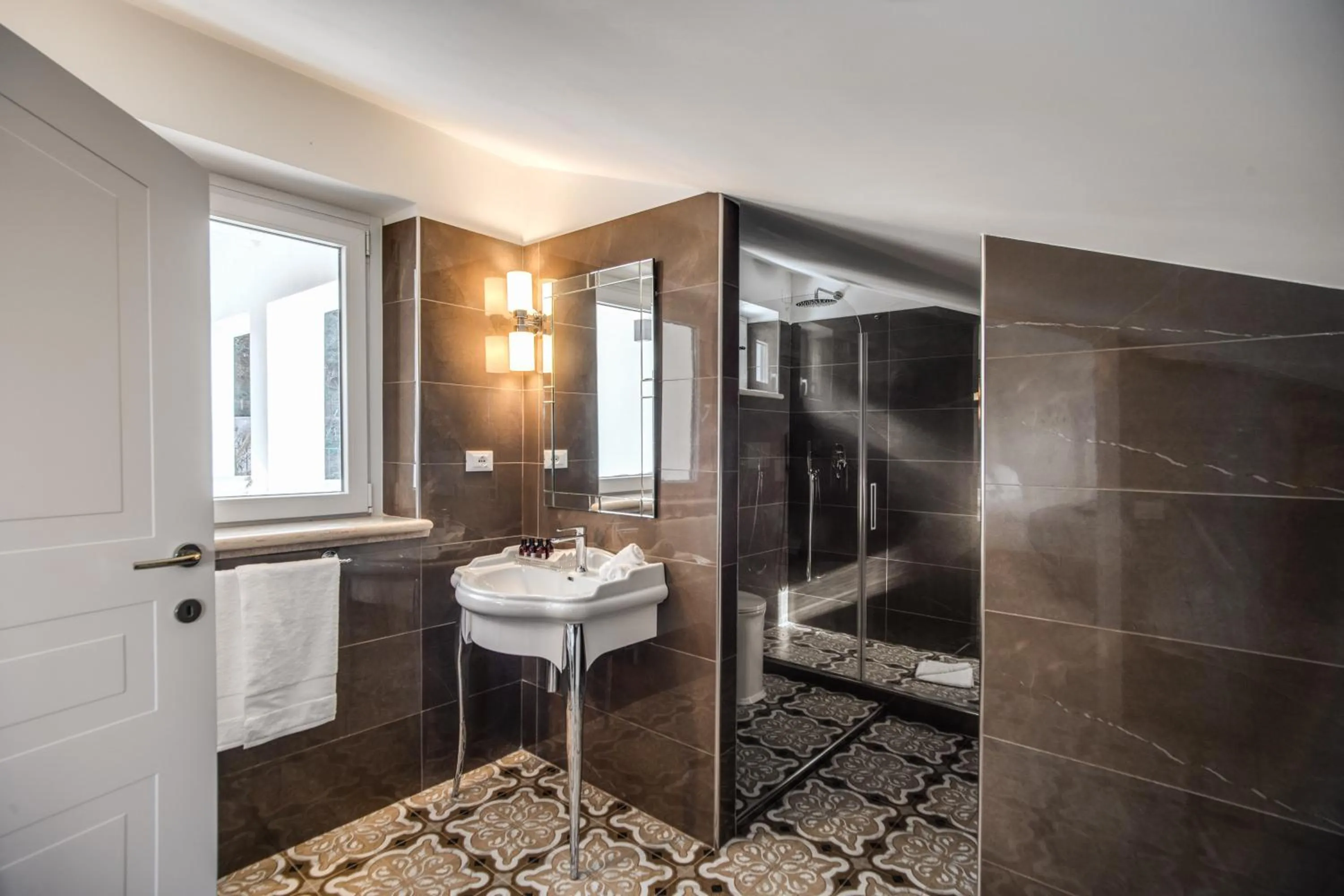 Shower in Vigna Caio Relais & Spa