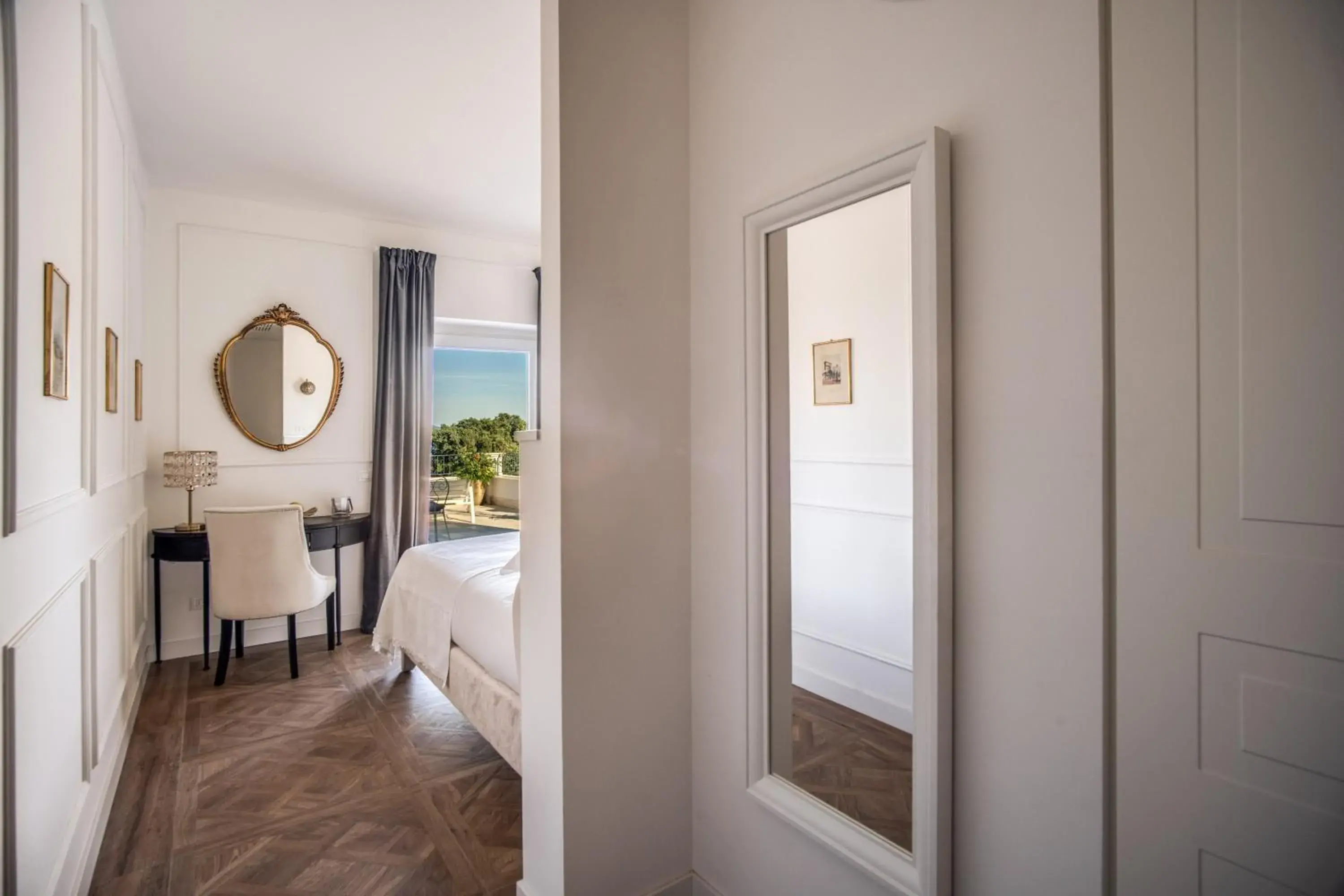 Deluxe Double Room with Terrace in Vigna Caio Relais & Spa Deluxe Double Room with Terrace in Vigna Caio Relais & Spa