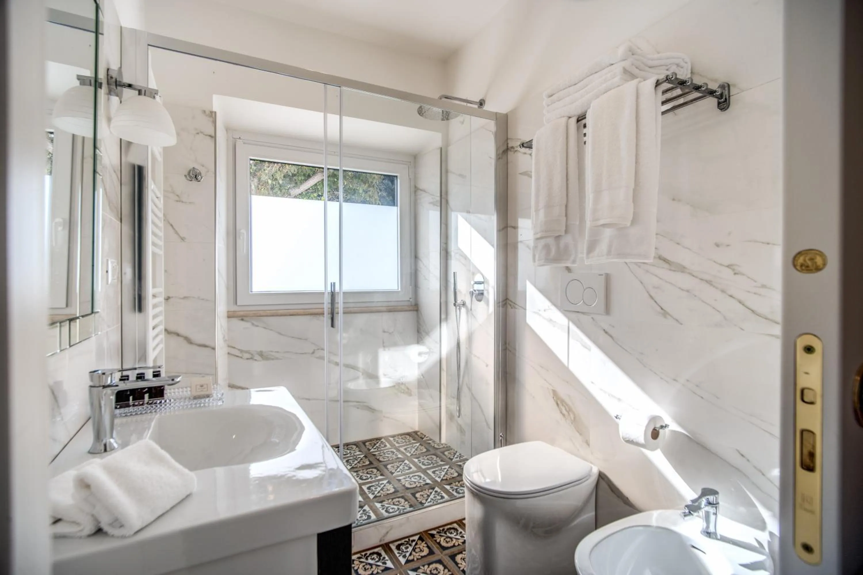 Shower in Vigna Caio Relais & Spa