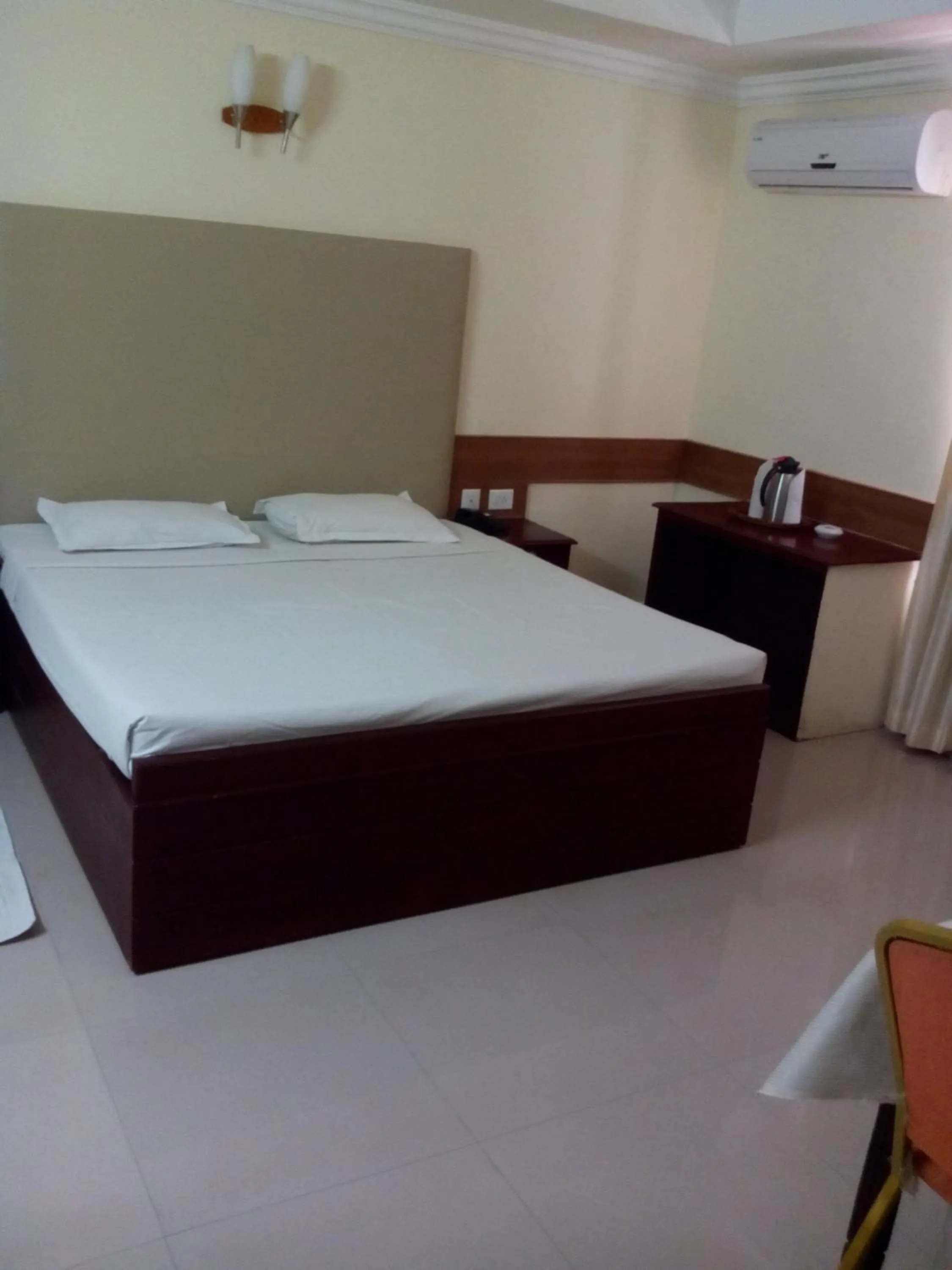 Bed in Paray Village County