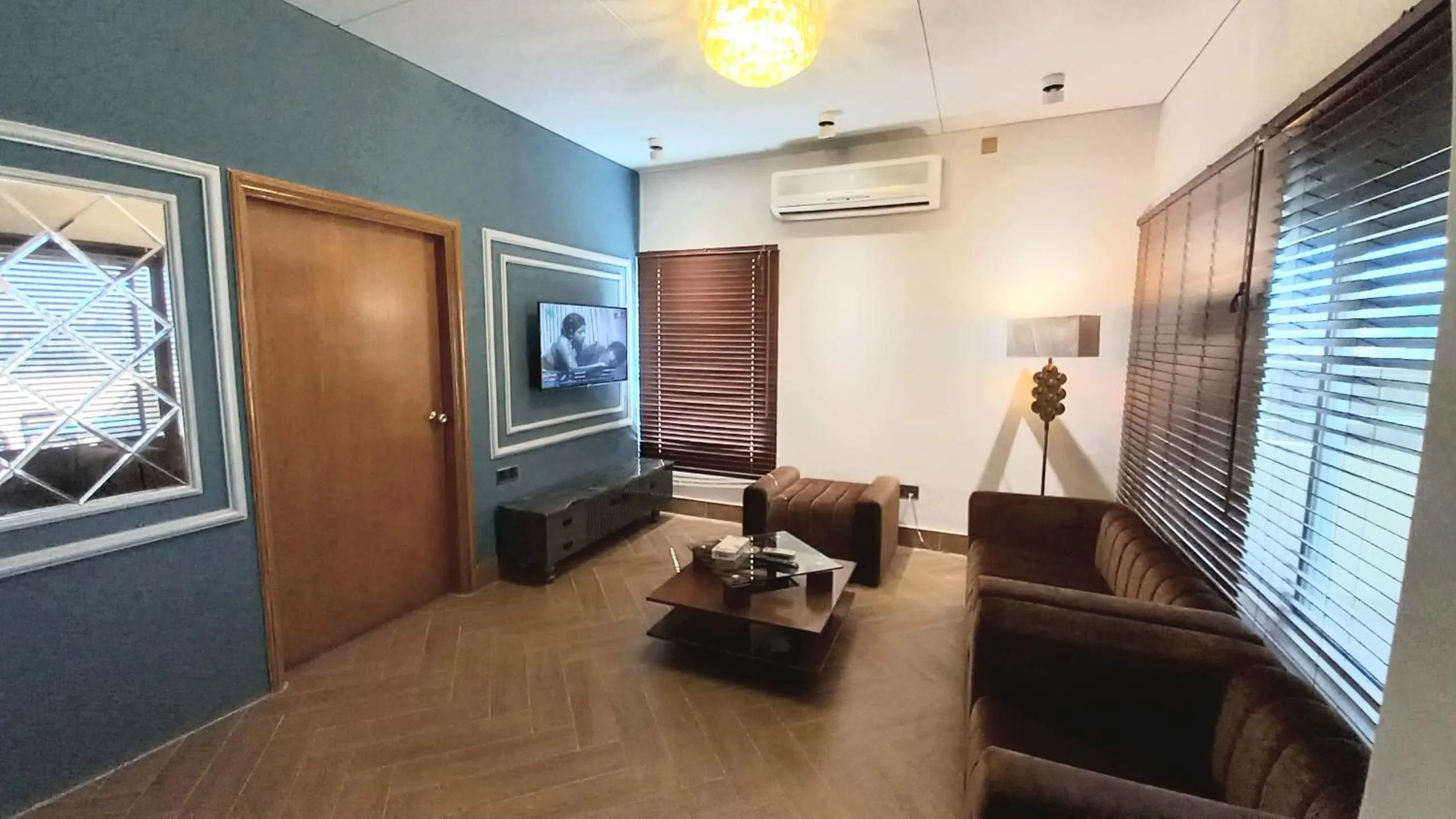 Living room in White Orchid