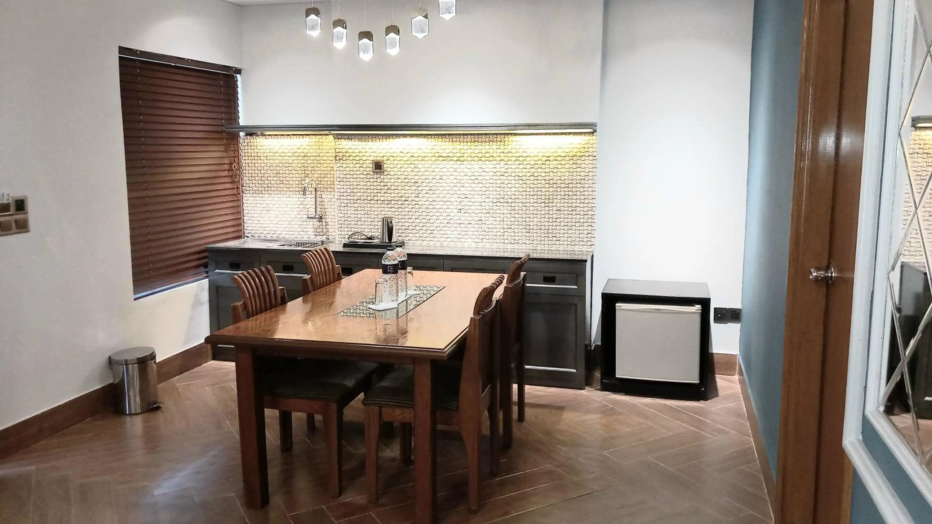 Living room in White Orchid