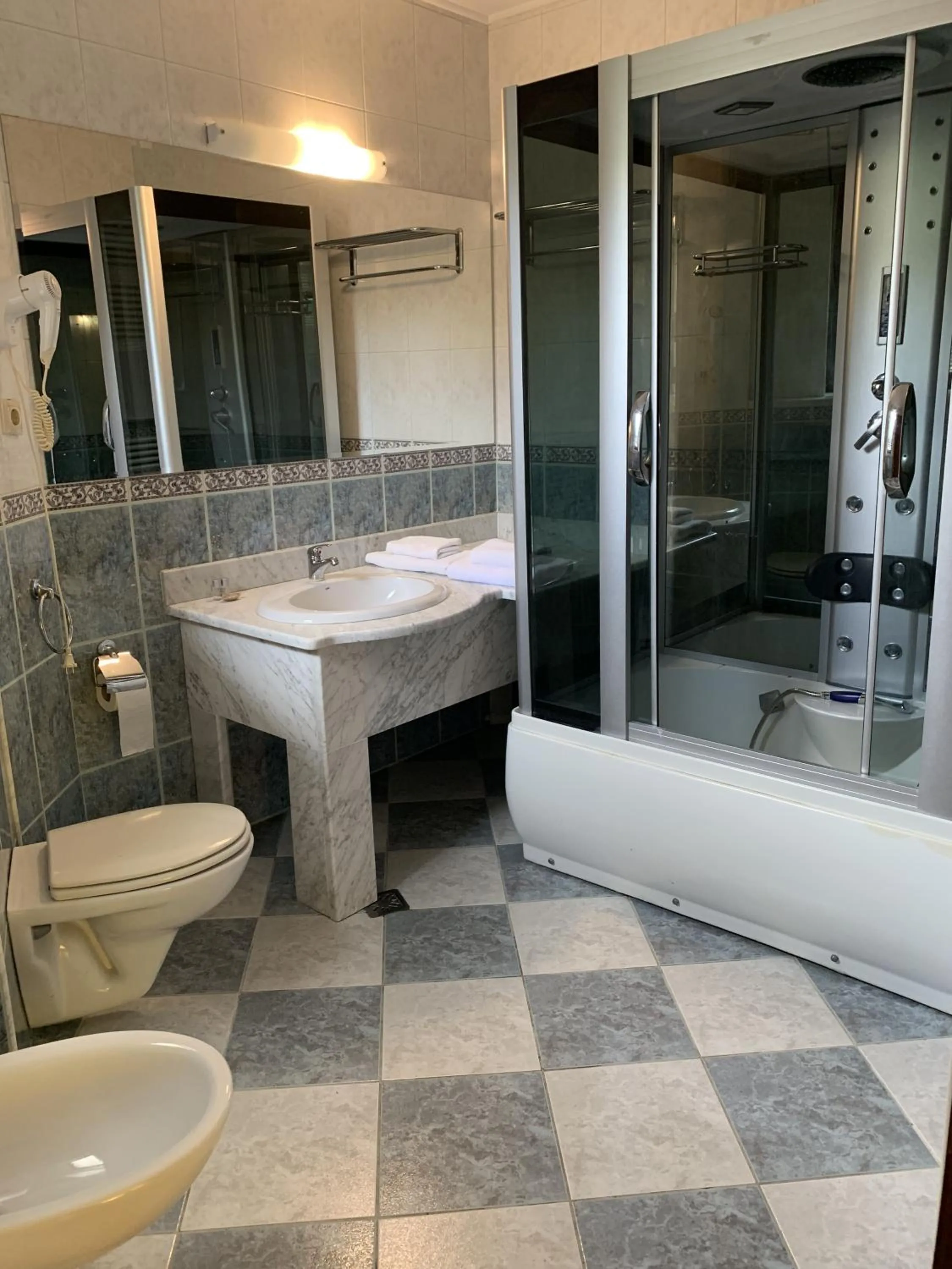 Shower in Vila Condor