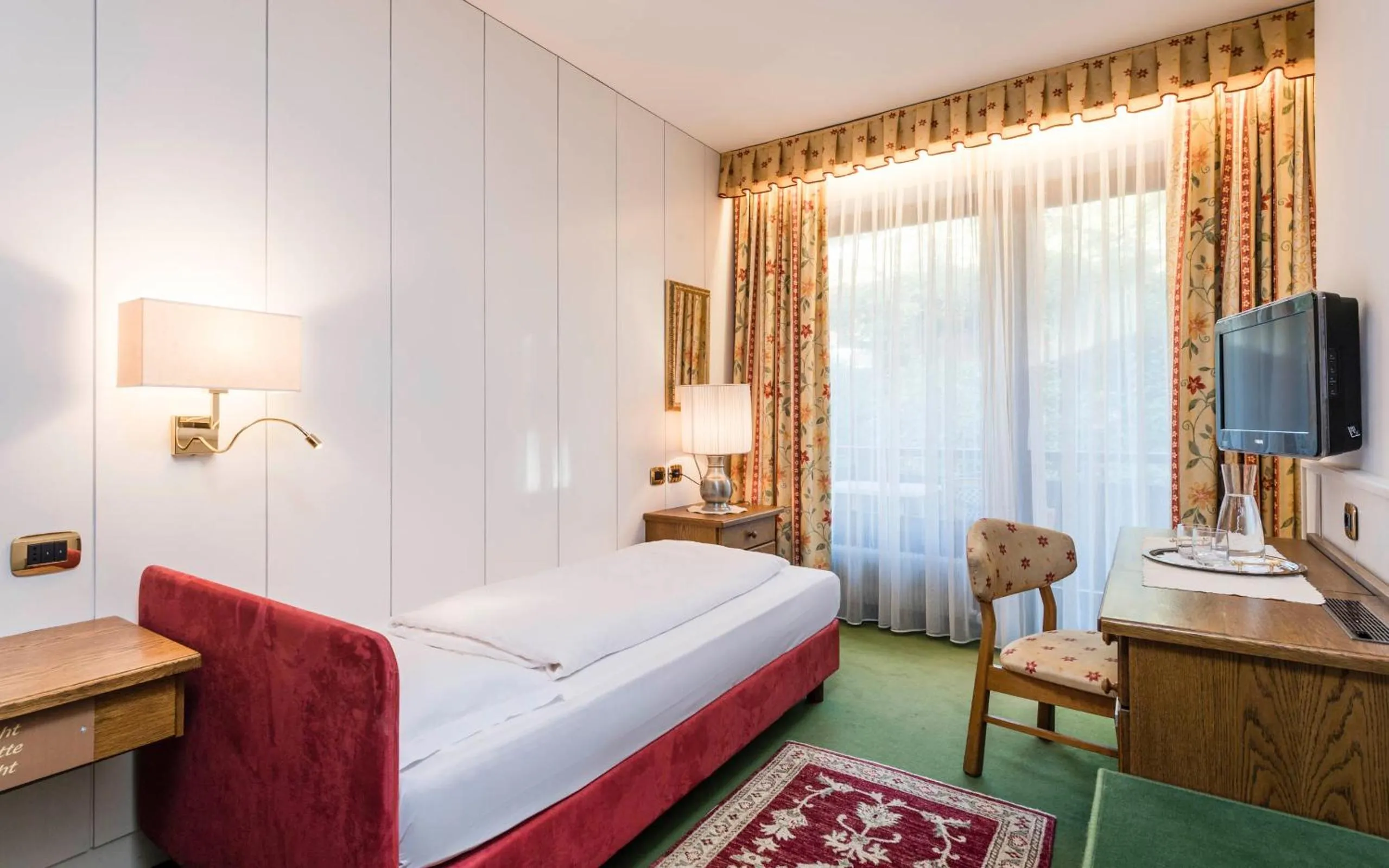 Photo of the whole room, Bed in Hotel Grüner Baum