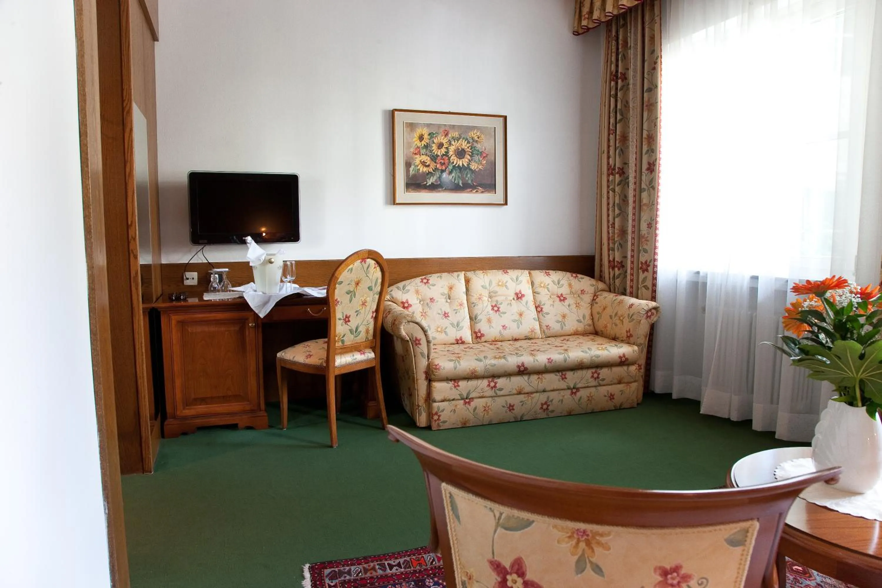 Seating area in Hotel Grüner Baum