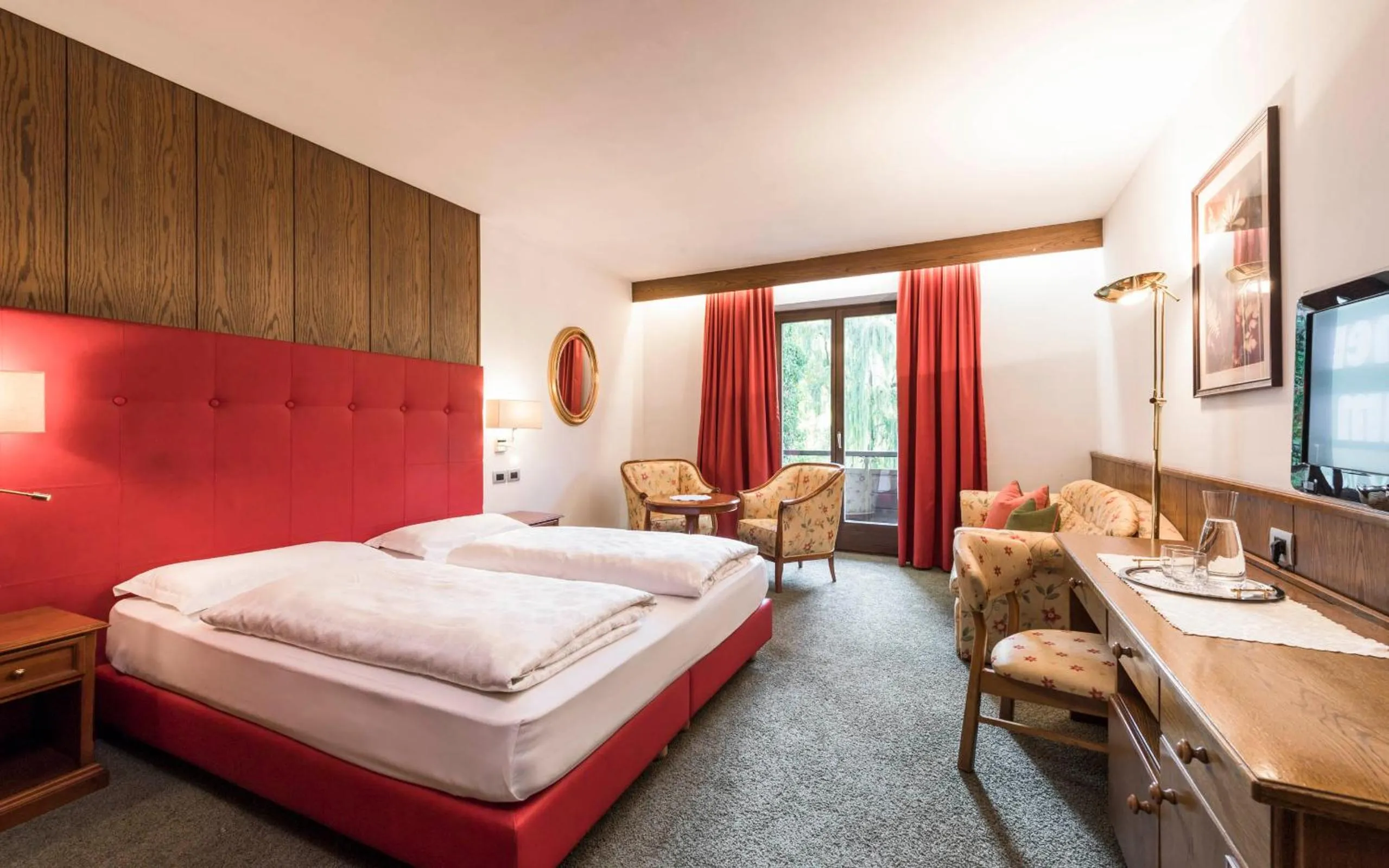 Photo of the whole room, Bed in Hotel Grüner Baum