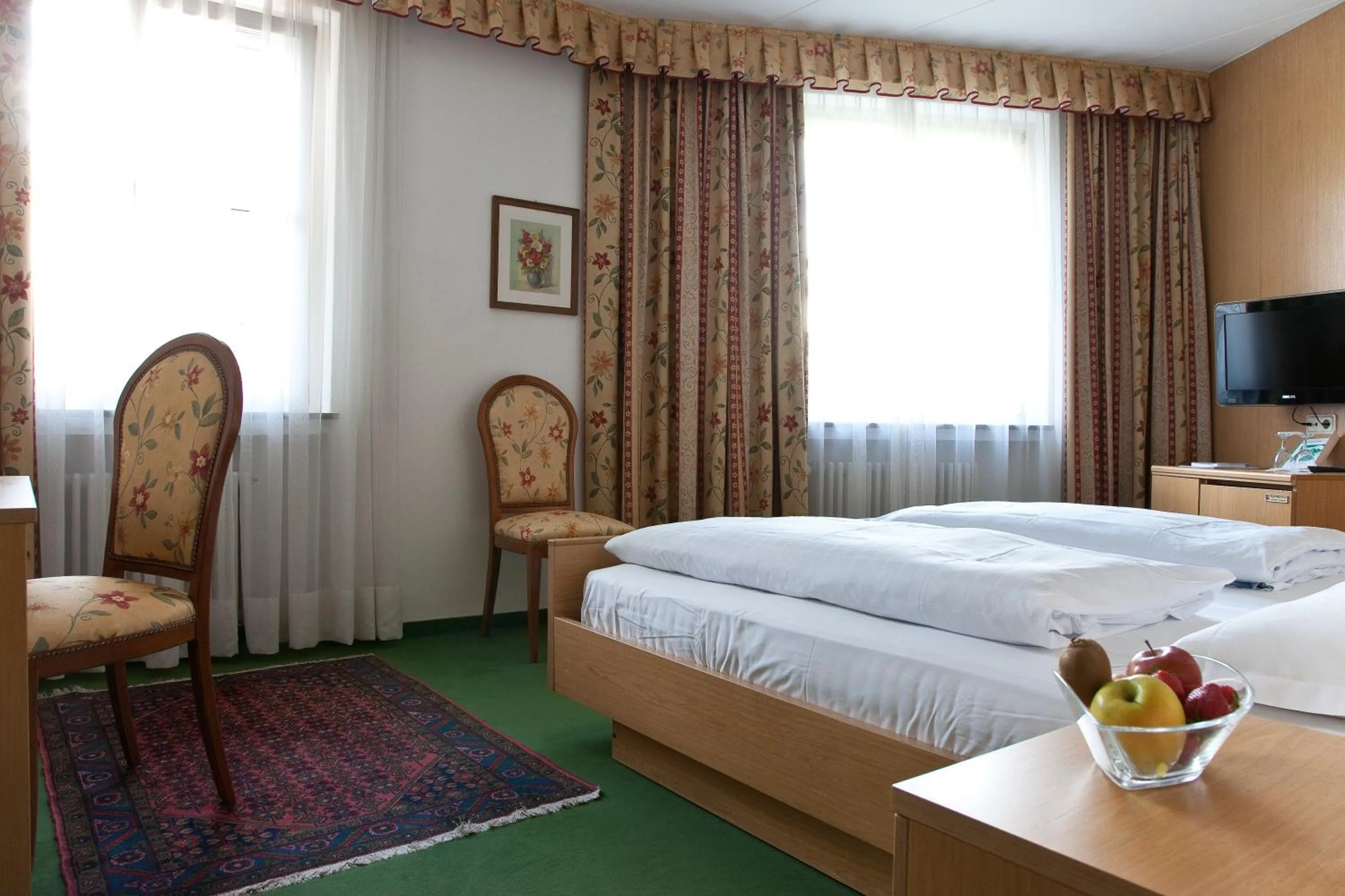Photo of the whole room, Bed in Hotel Grüner Baum