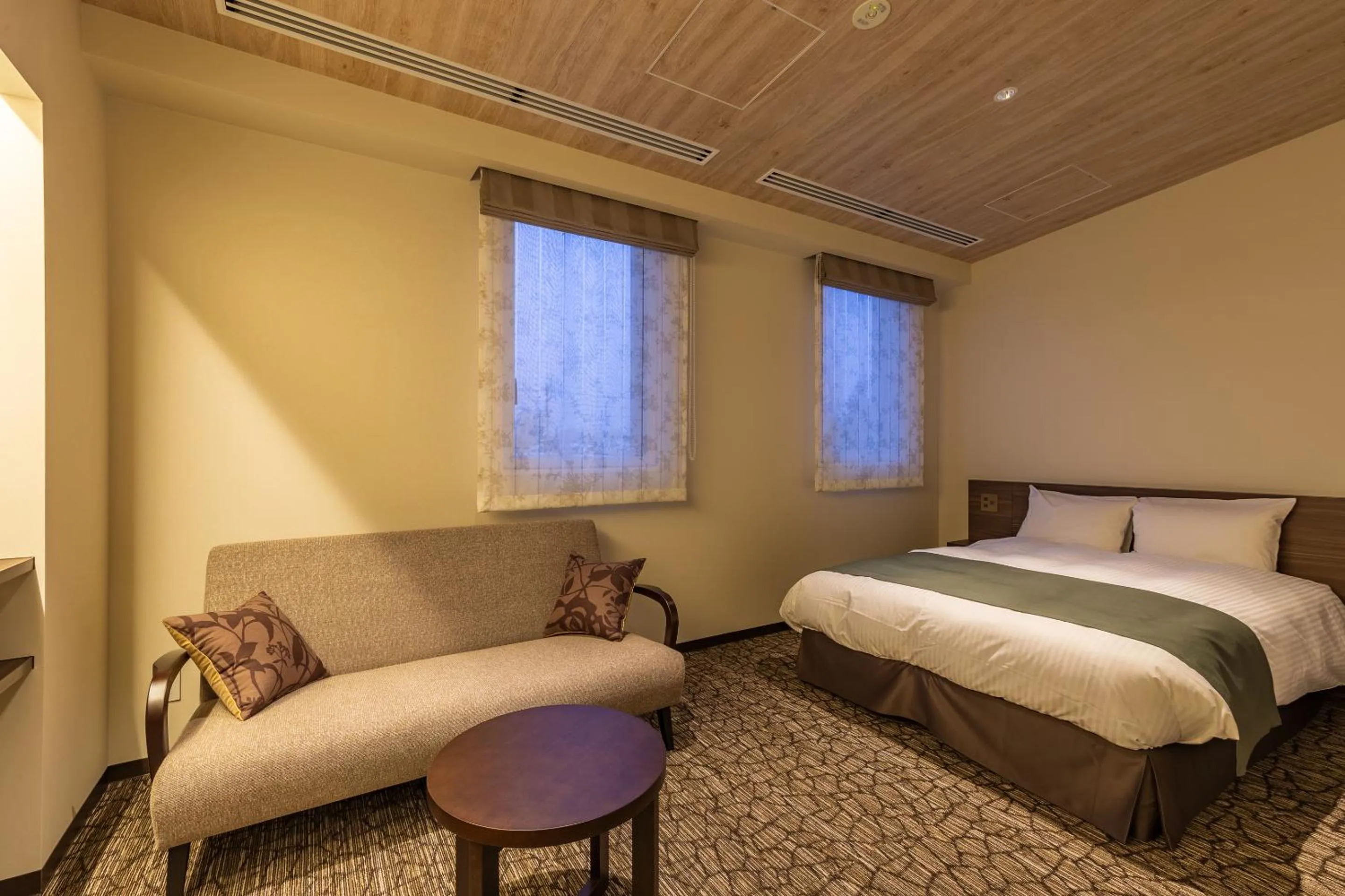 Living room, Bed in Hotel Grand Vert Kyu Karuizawa