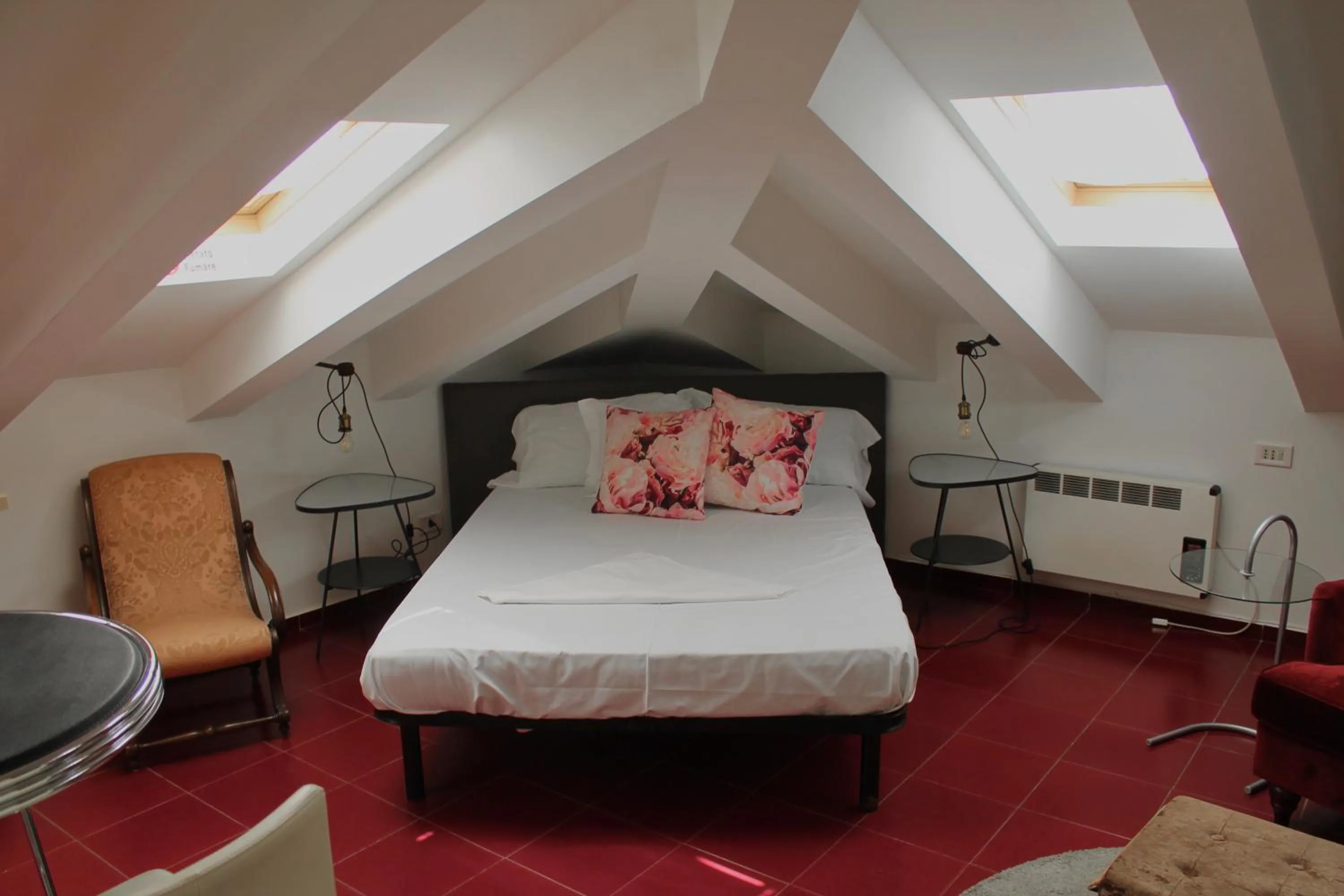 Bed in Mercanti Attic Version