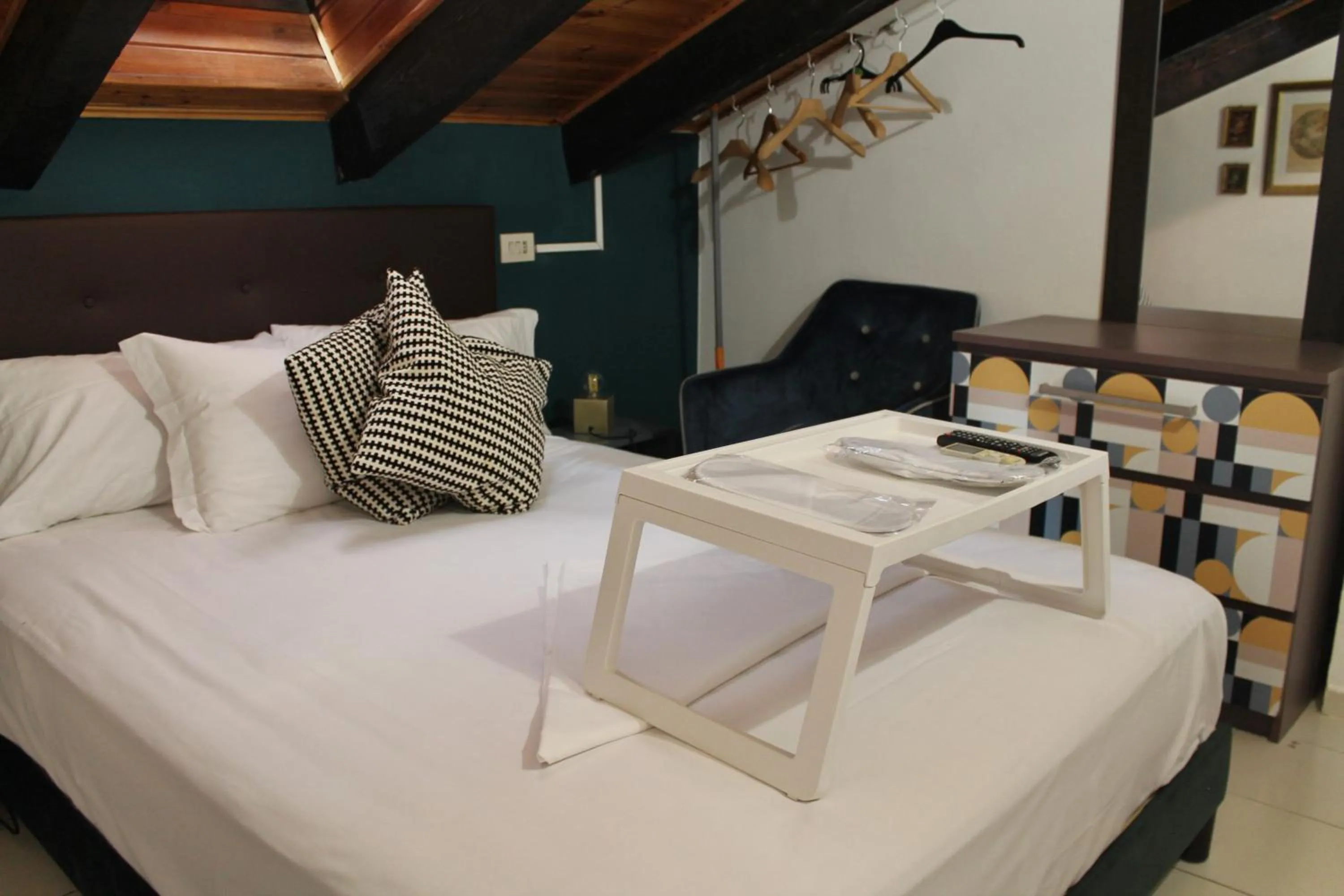Bed in Mercanti Attic Version