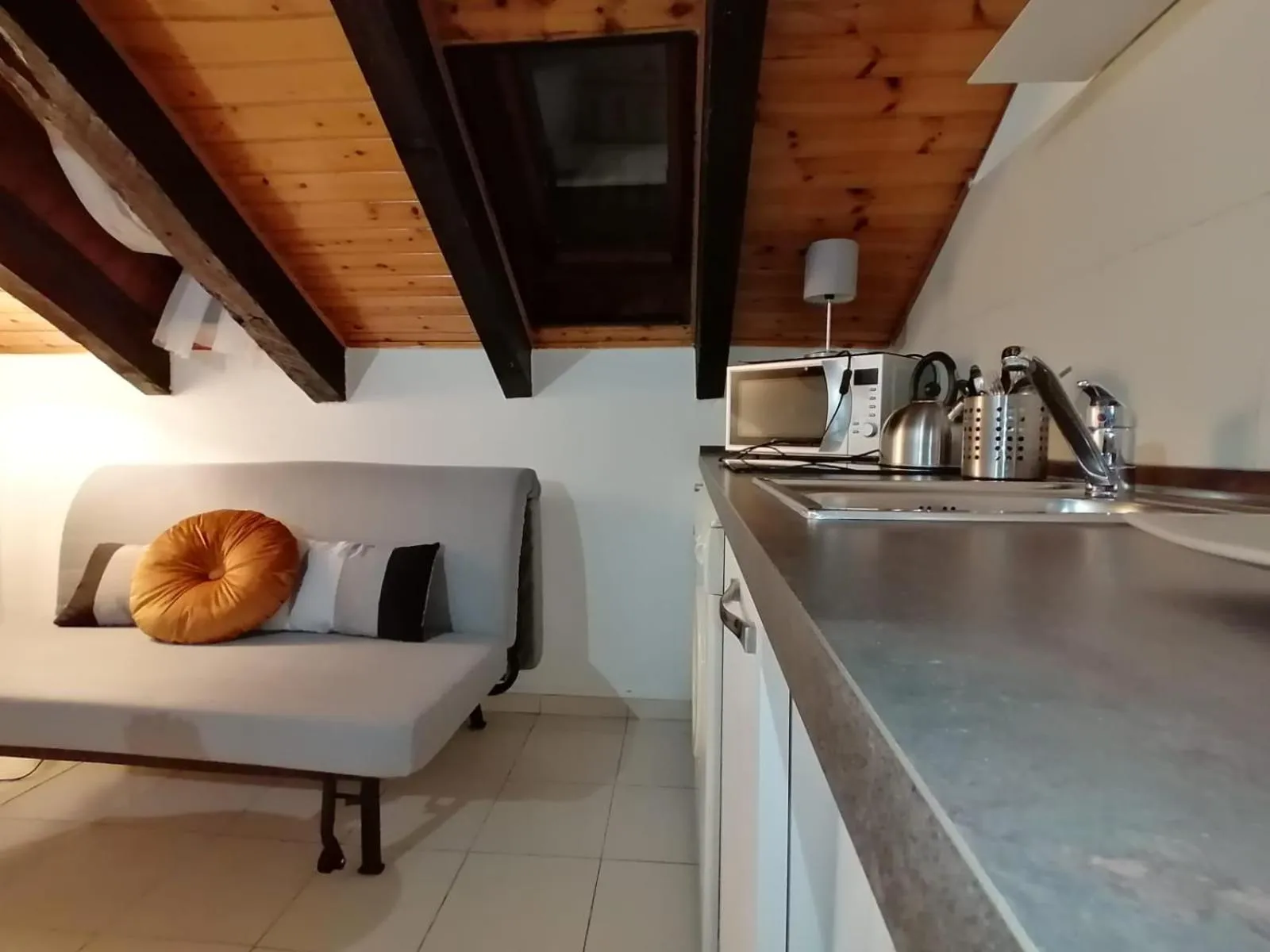 Kitchen or kitchenette in Mercanti Attic Version