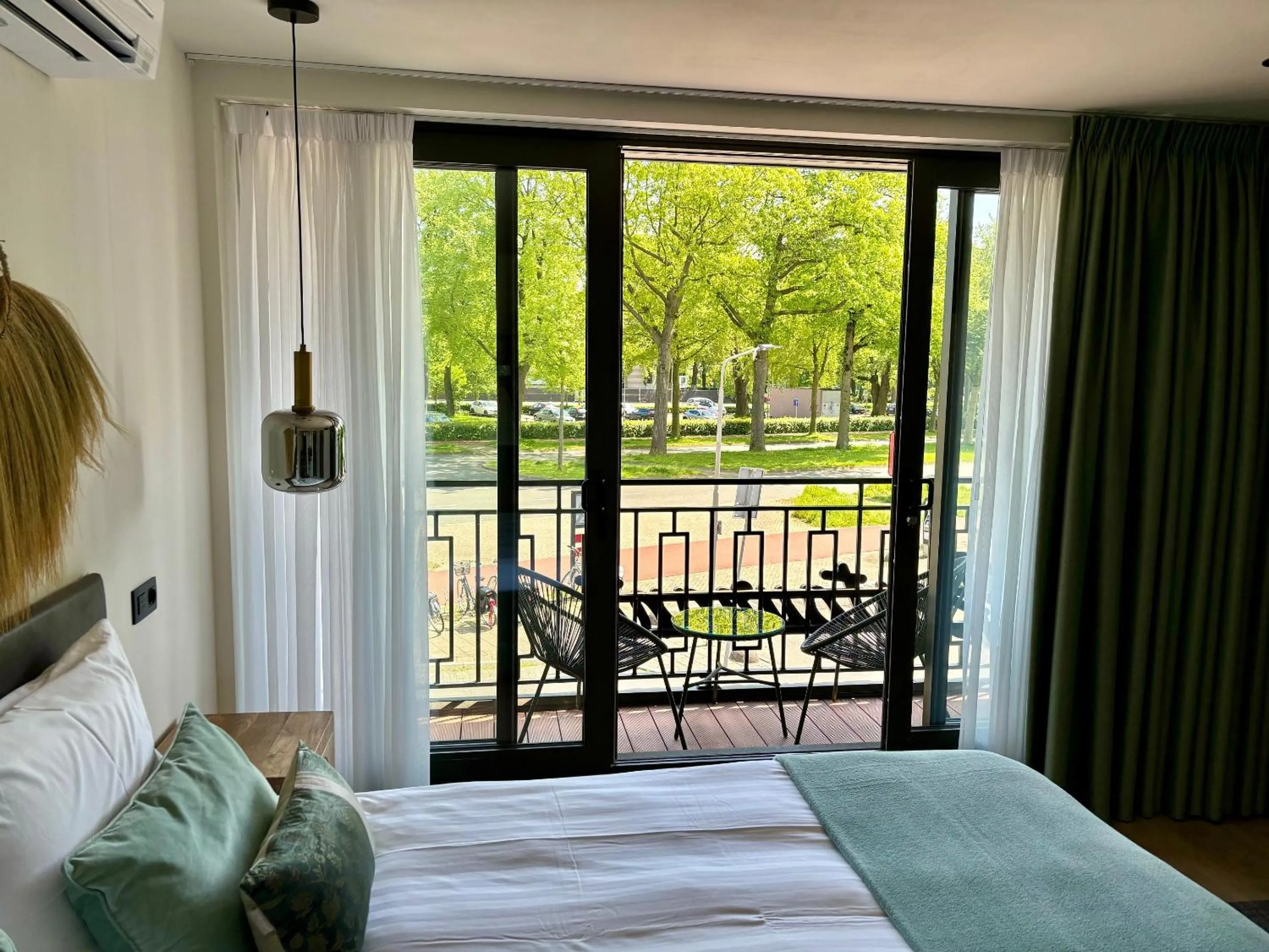 Property building, Bed in Hotel La Boutique