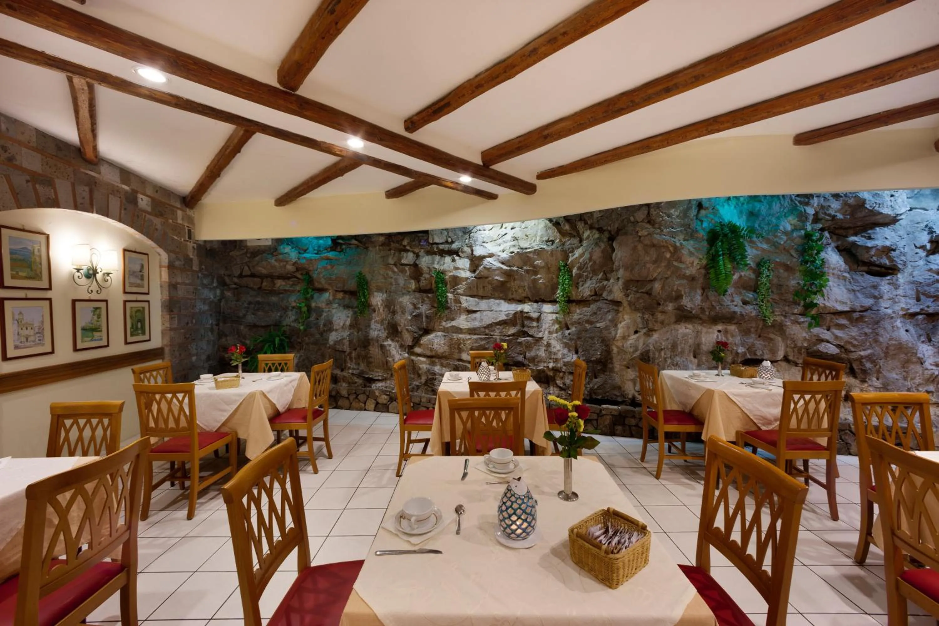 Restaurant/places to eat in Hotel Del Mare
