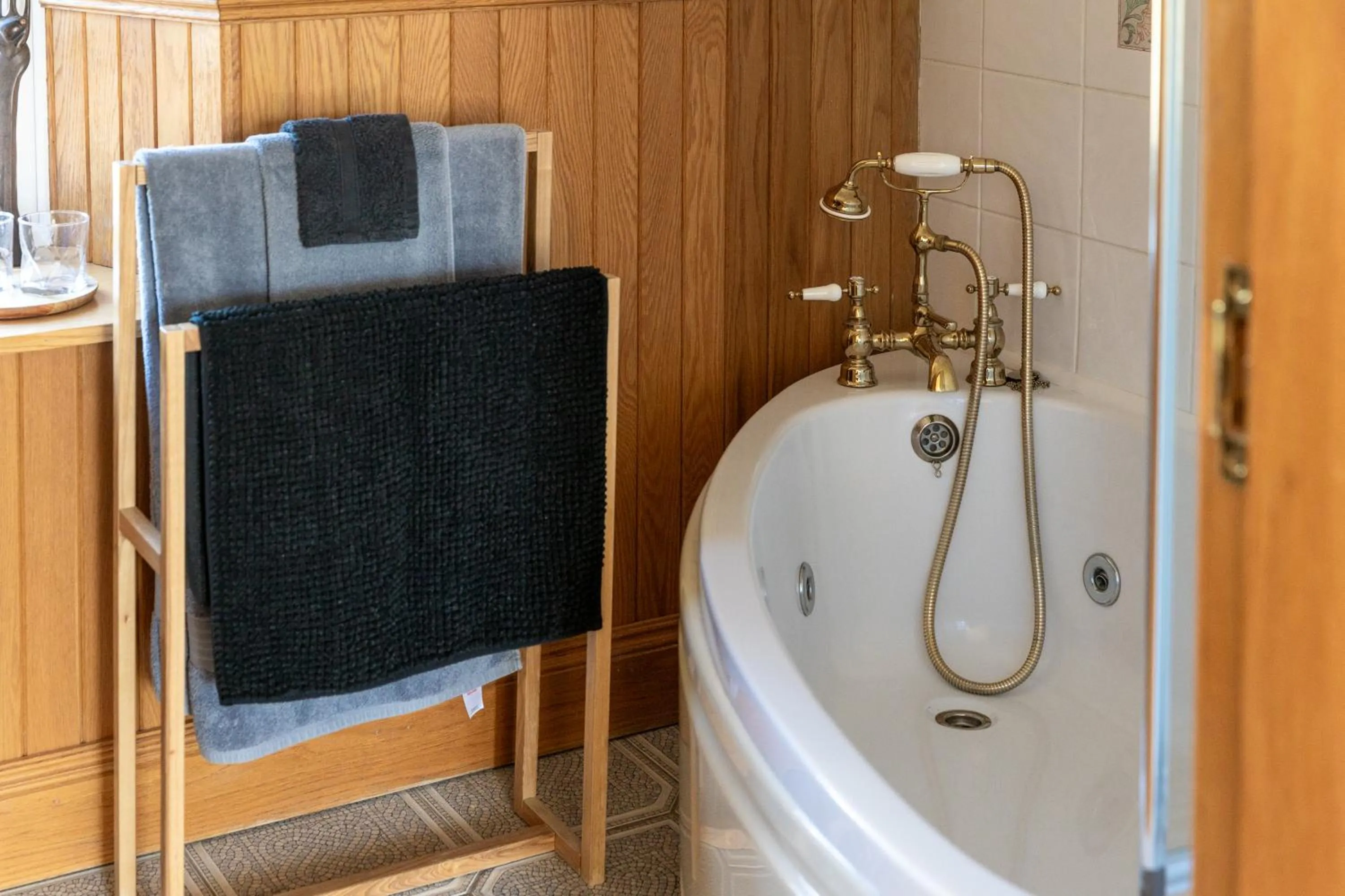 Bathroom in Rossclare Lodge