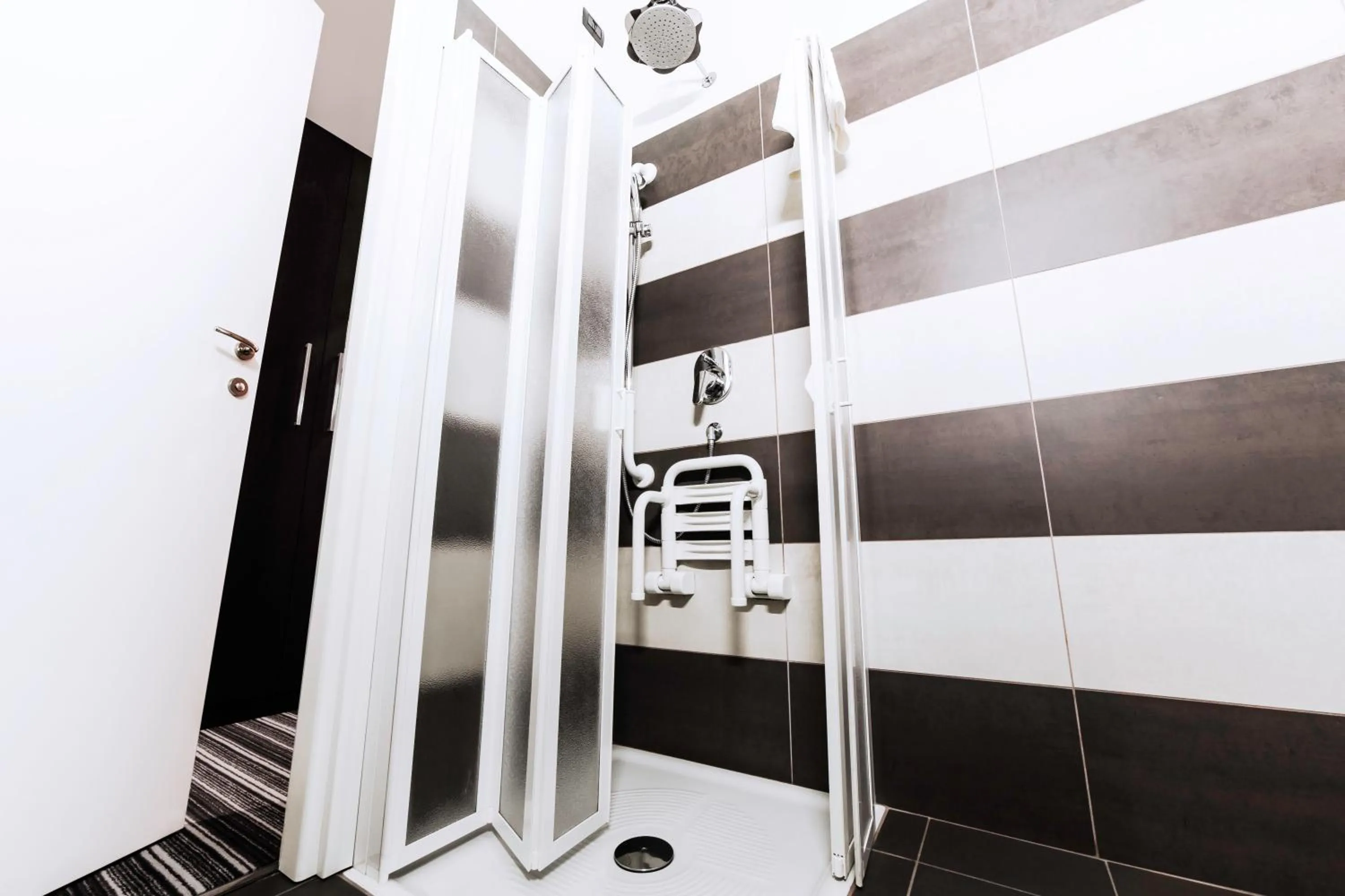 Shower in Hotel Principe Di Torino